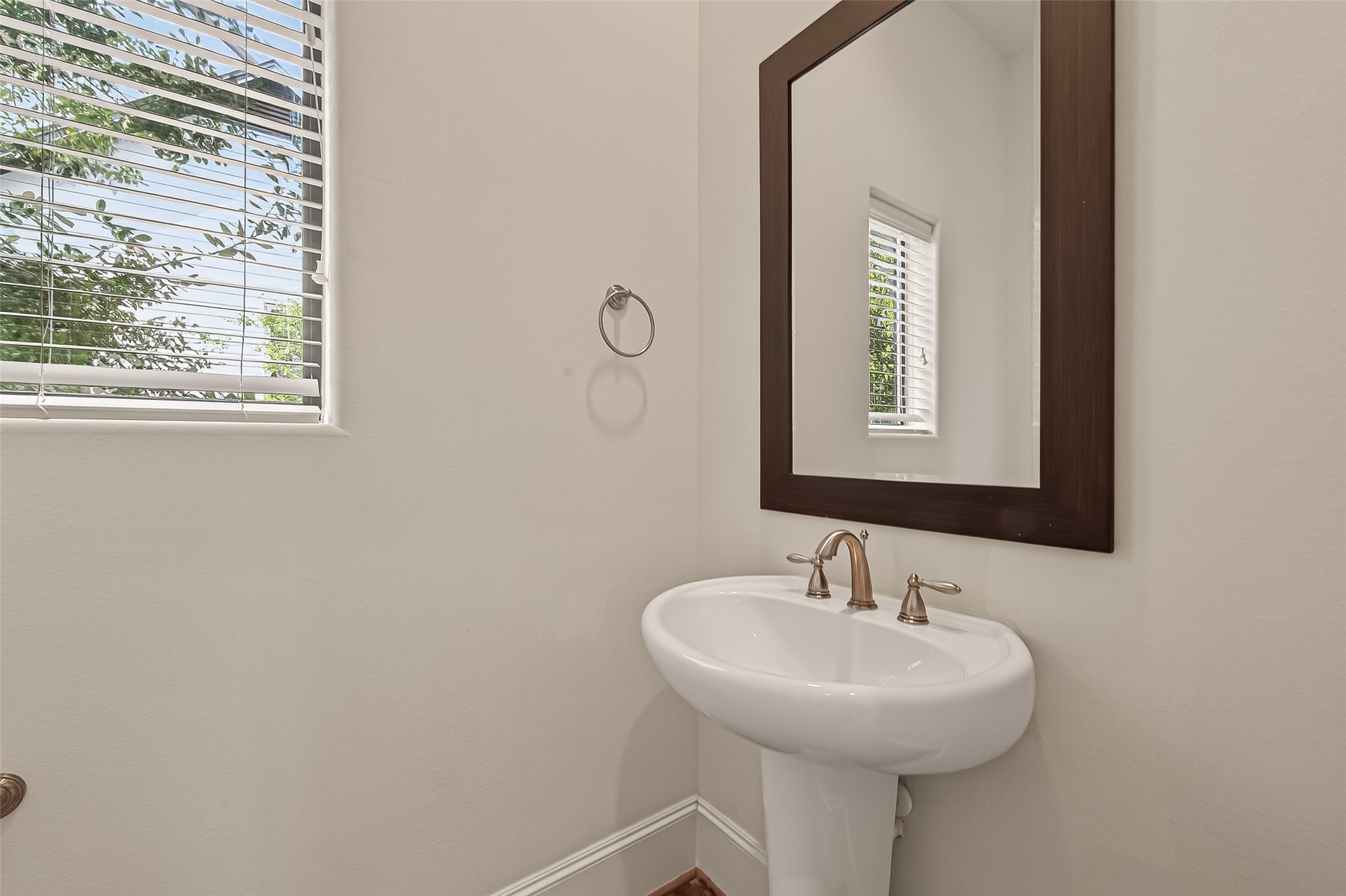 3217 Maxroy Street Property Photo 15