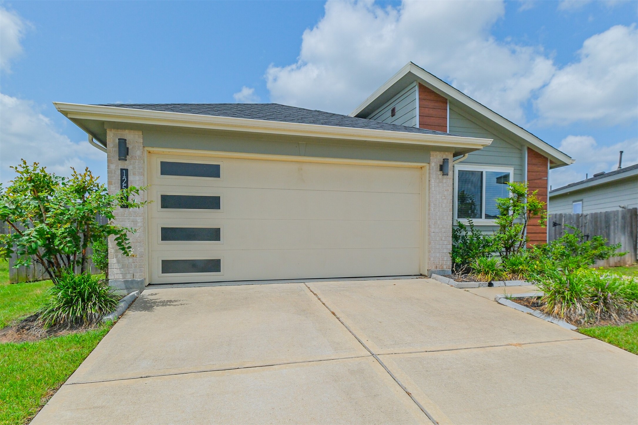 12534 Newport Arch Lane Property Photo 1