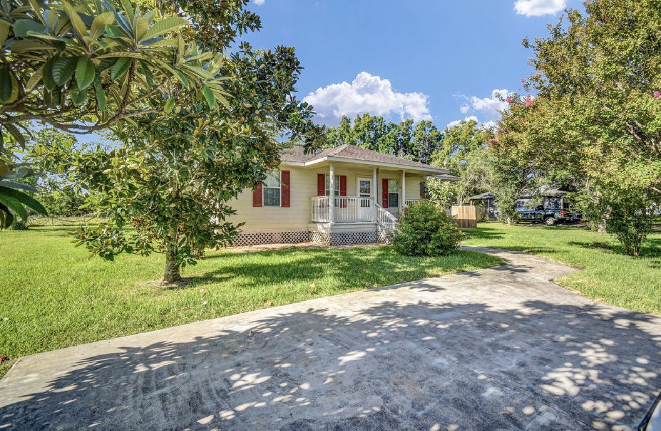 123 Robinson Road Property Photo 1