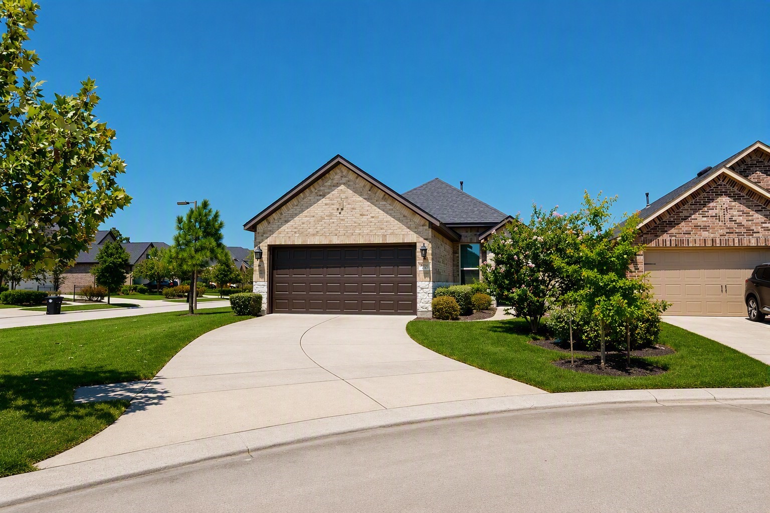 9303 Colonial Bent Court Property Photo 1