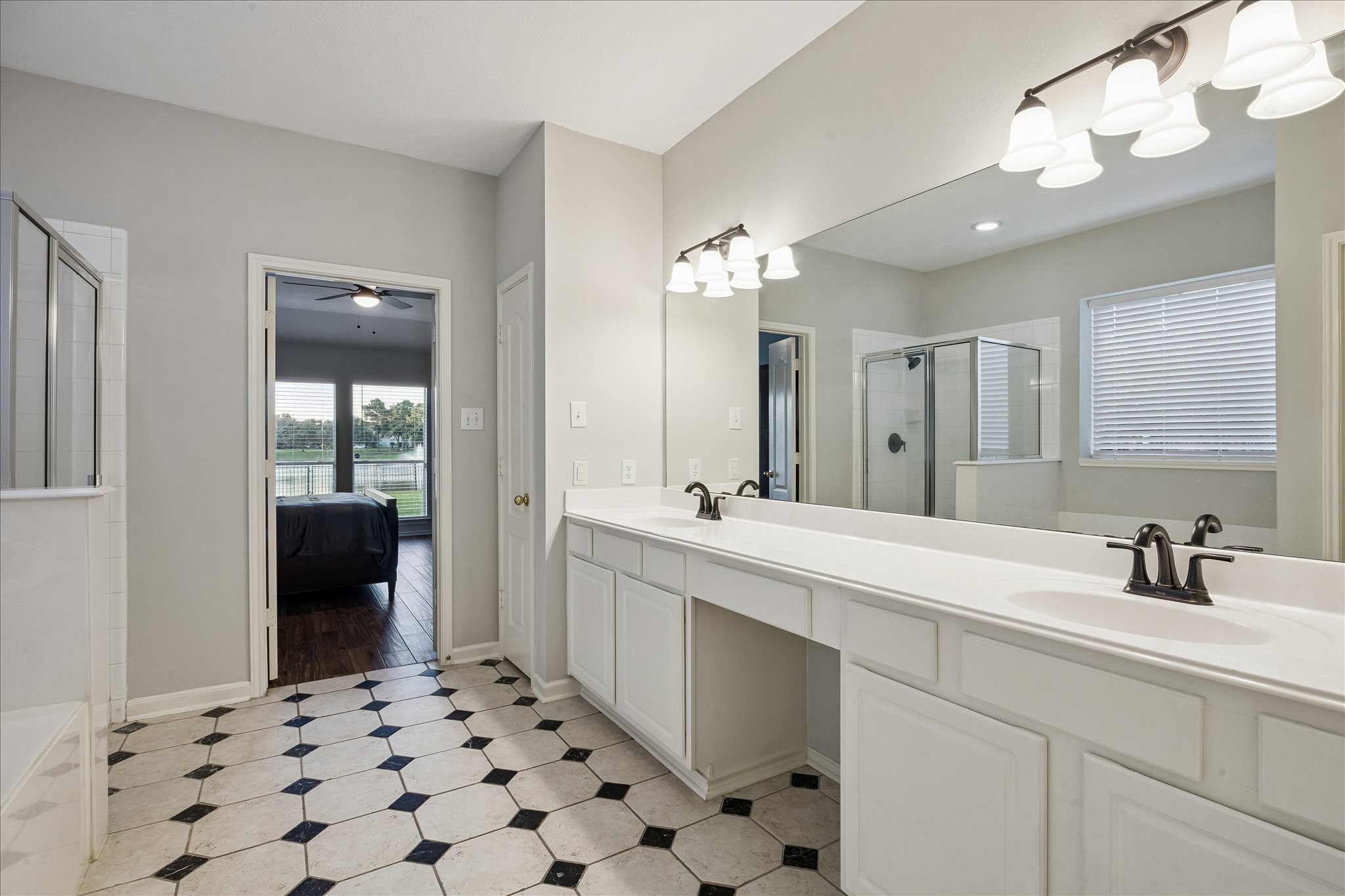 8503 Beacon Bend Lane Property Photo 10