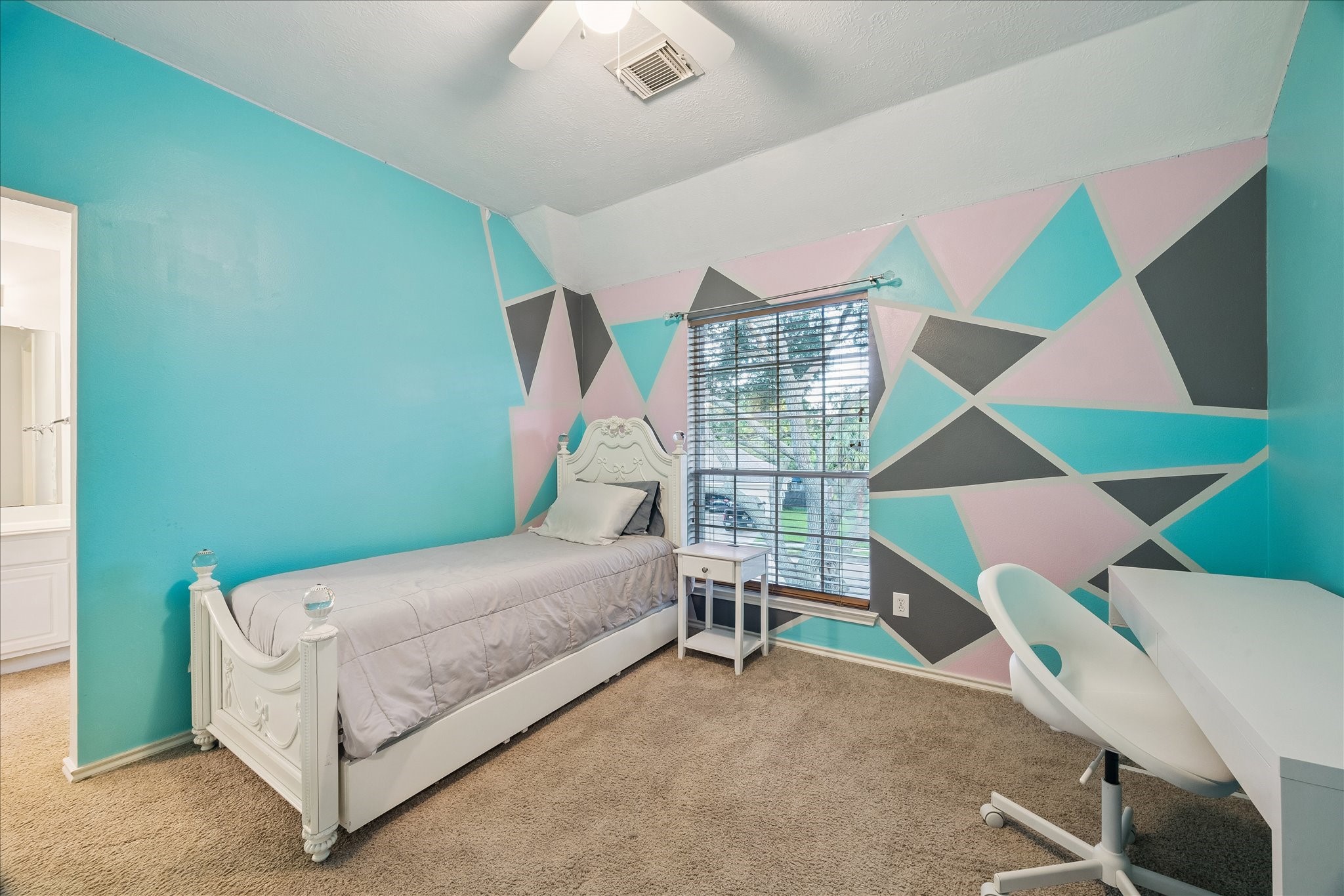 8503 Beacon Bend Lane Property Photo 16