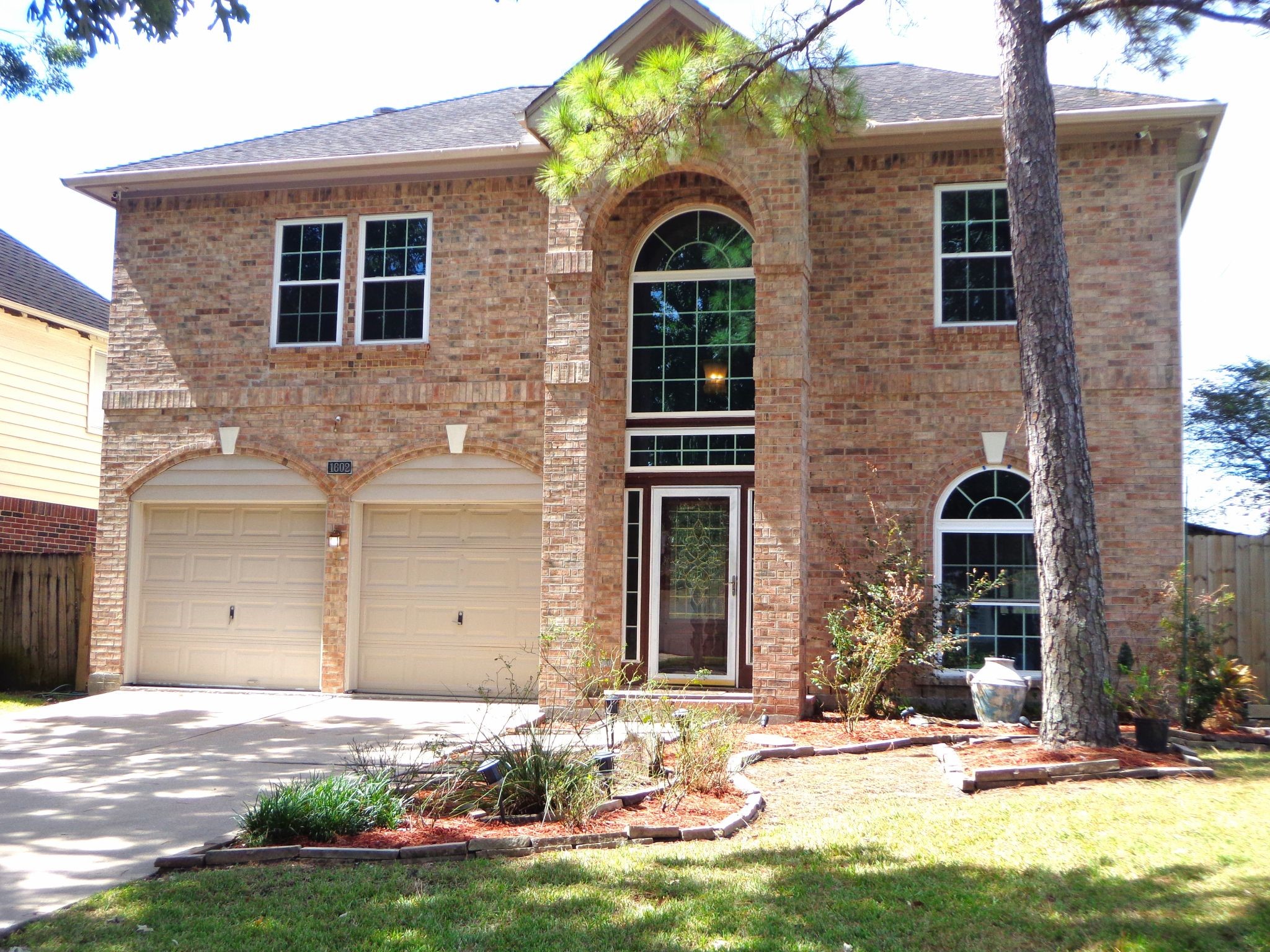 1602 Emerald Lake Court Property Photo 2