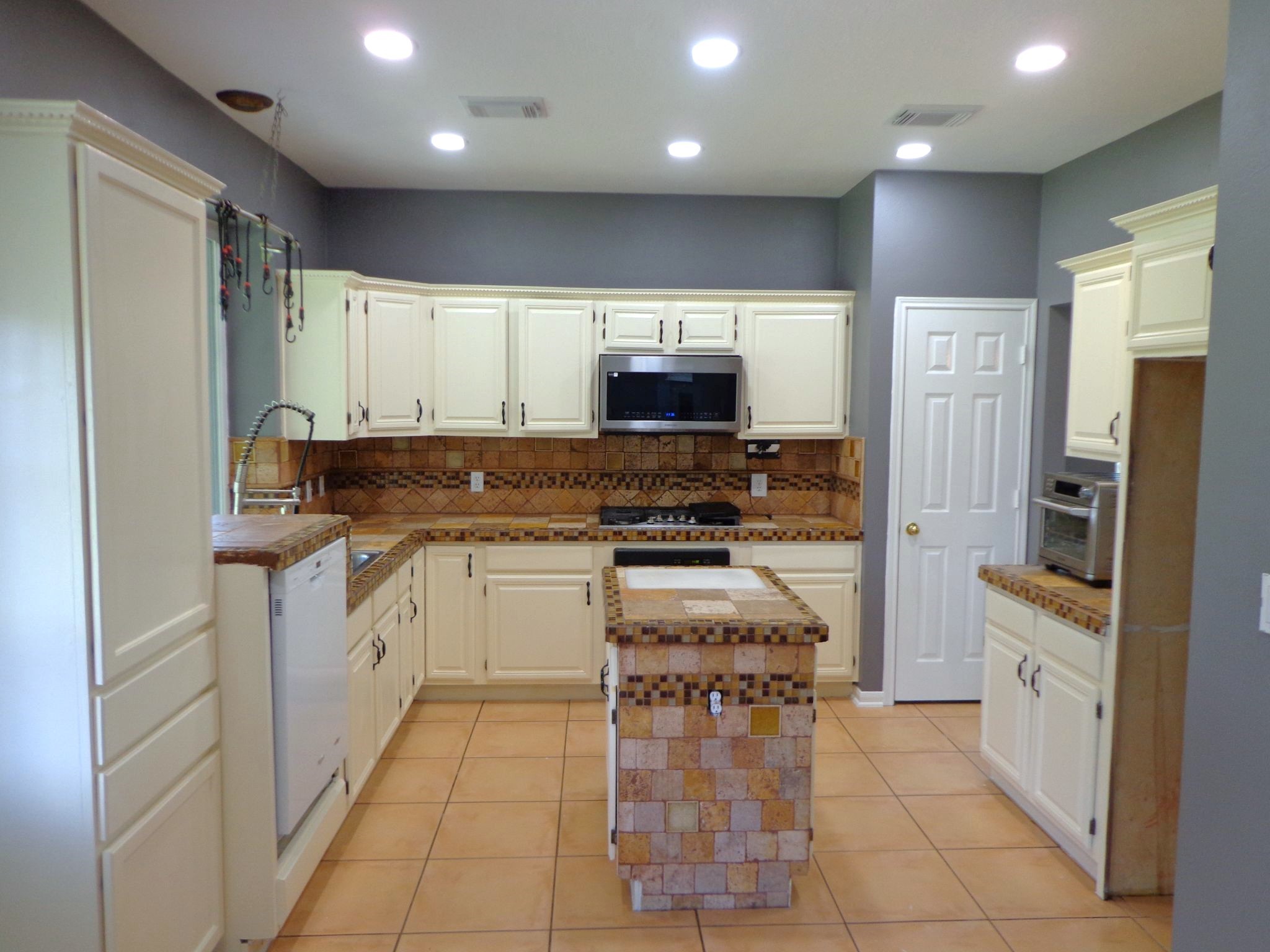 1602 Emerald Lake Court Property Photo 5
