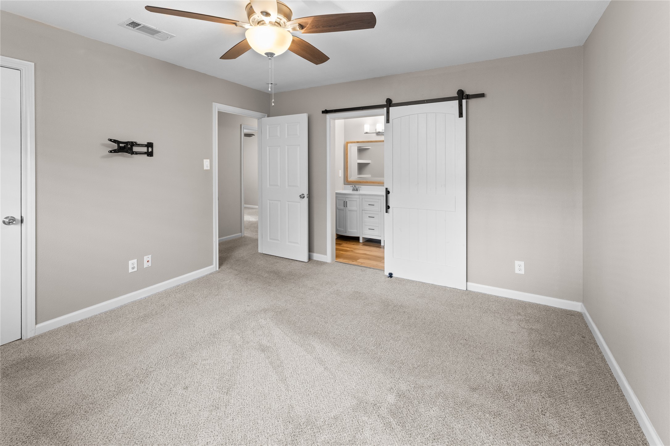 2117 Whatley Drive Property Photo 25