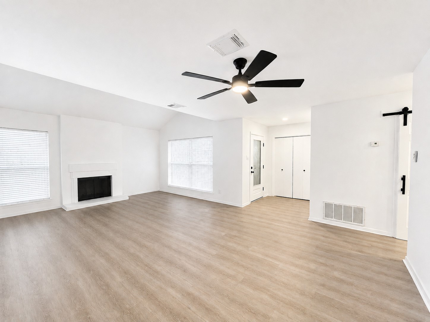 16508 Space Center Boulevard Property Photo 2