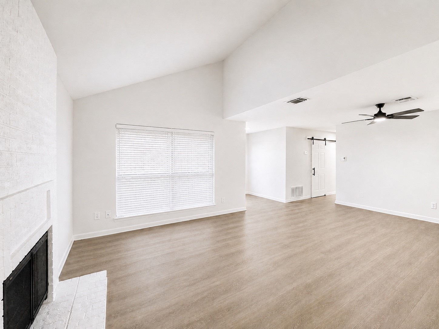 16508 Space Center Boulevard Property Photo 3