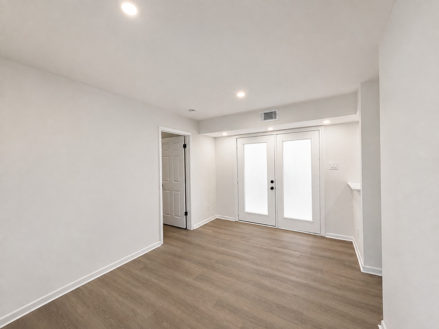 16508 Space Center Boulevard Property Photo 6