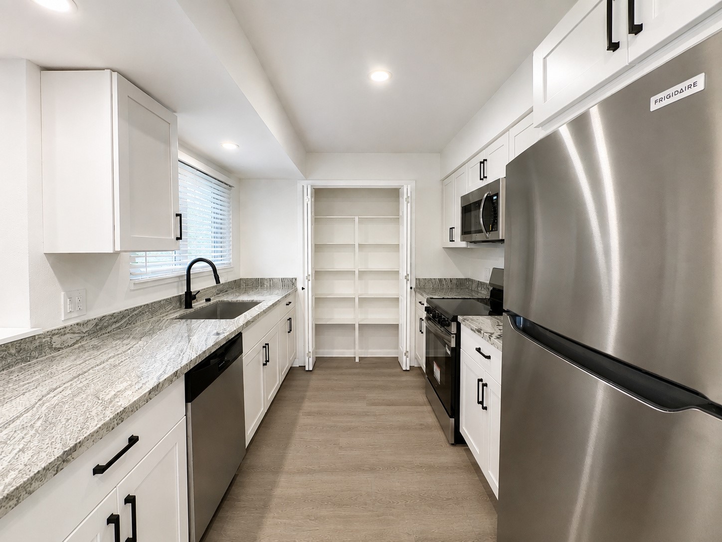 16508 Space Center Boulevard Property Photo 9