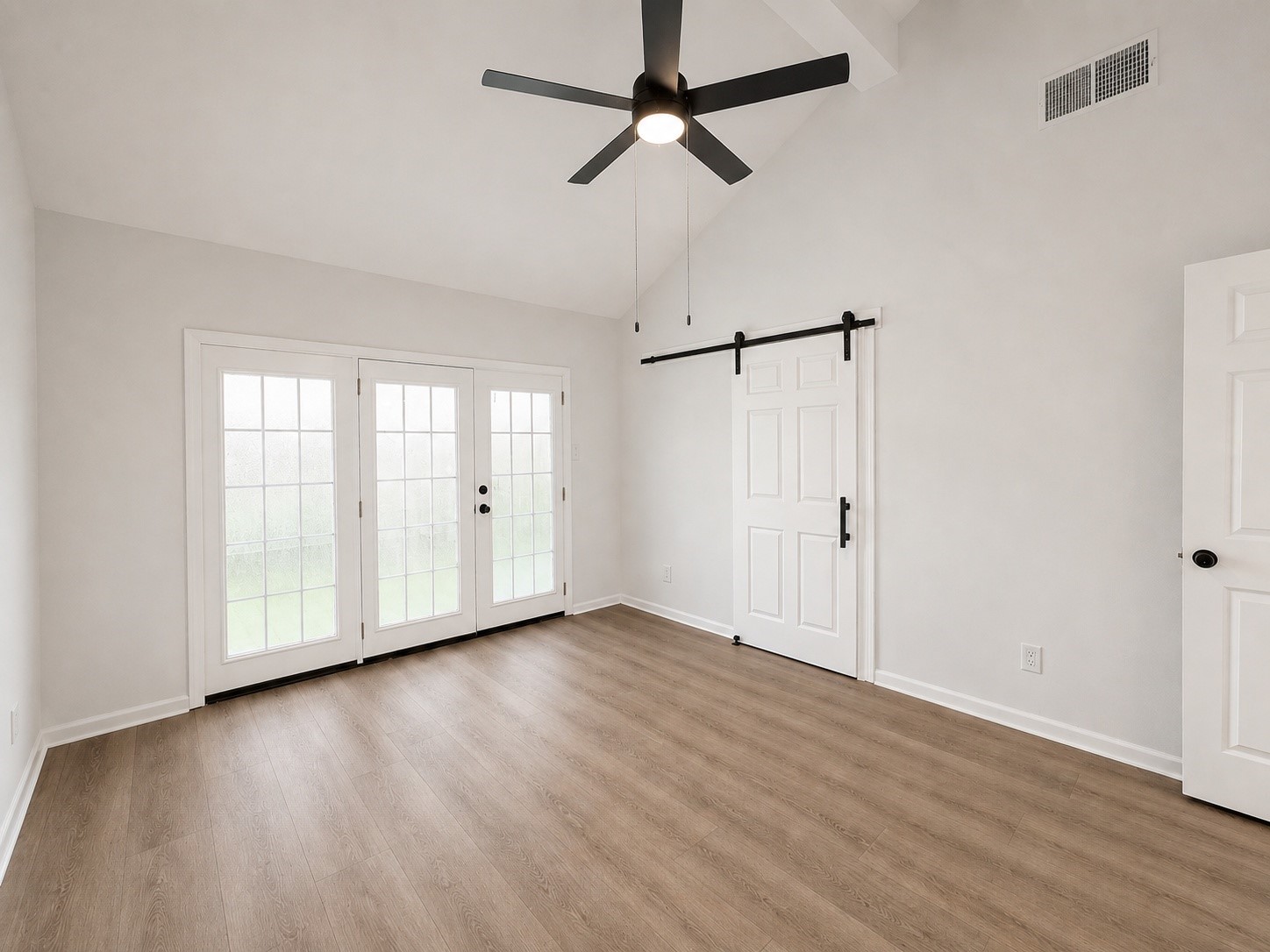 16508 Space Center Boulevard Property Photo 12