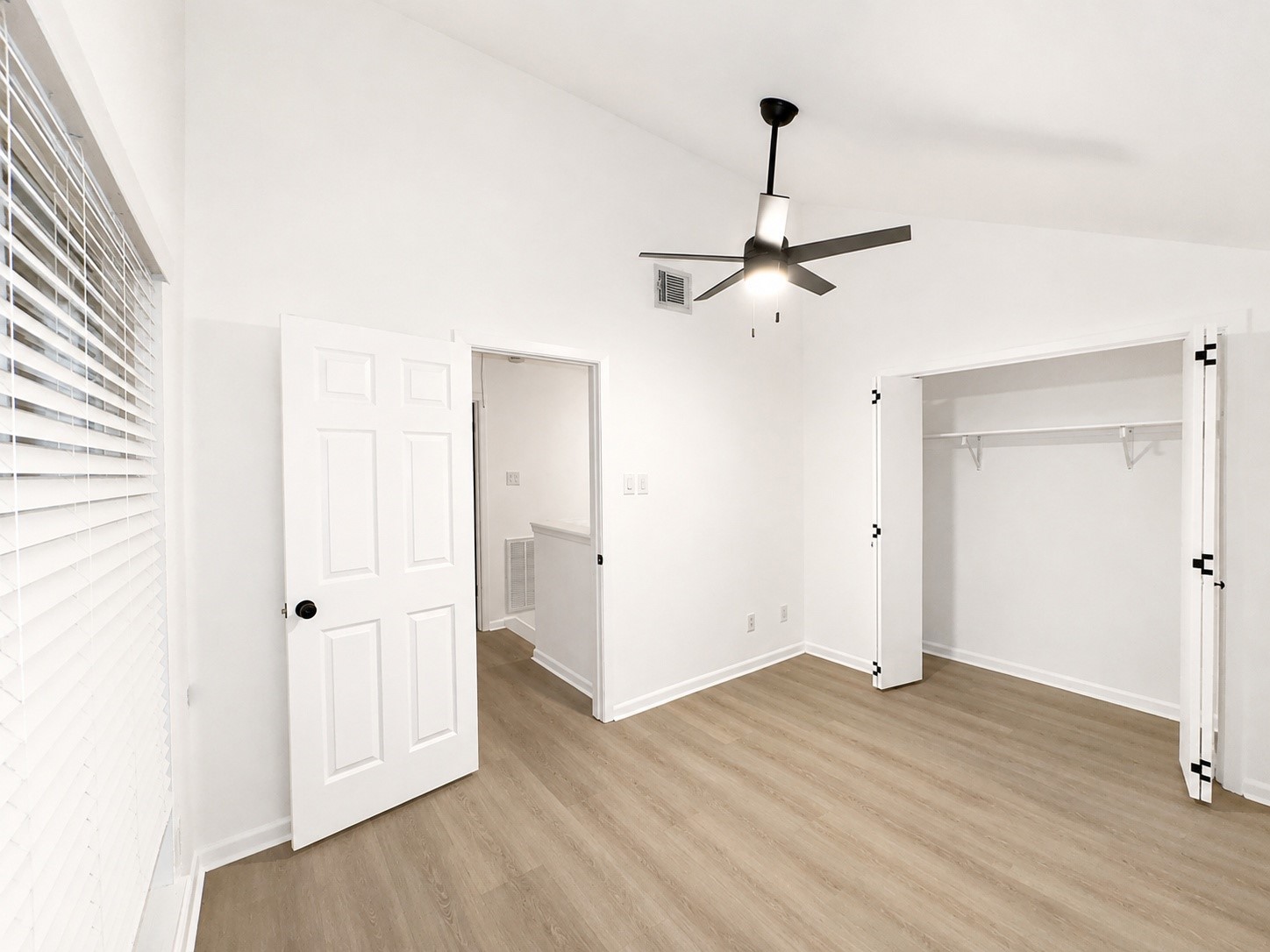16508 Space Center Boulevard Property Photo 19