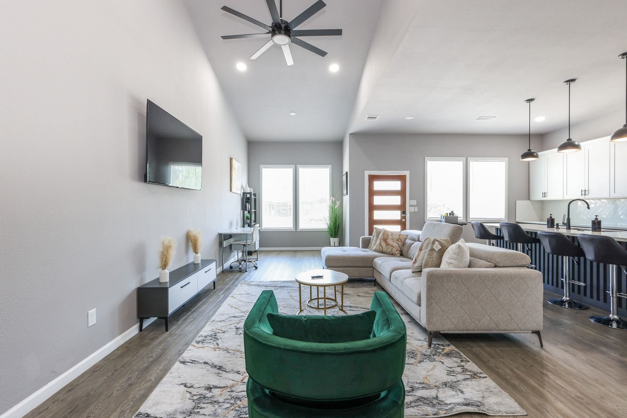 5830 Doolittle Boulevard B Property Photo 8