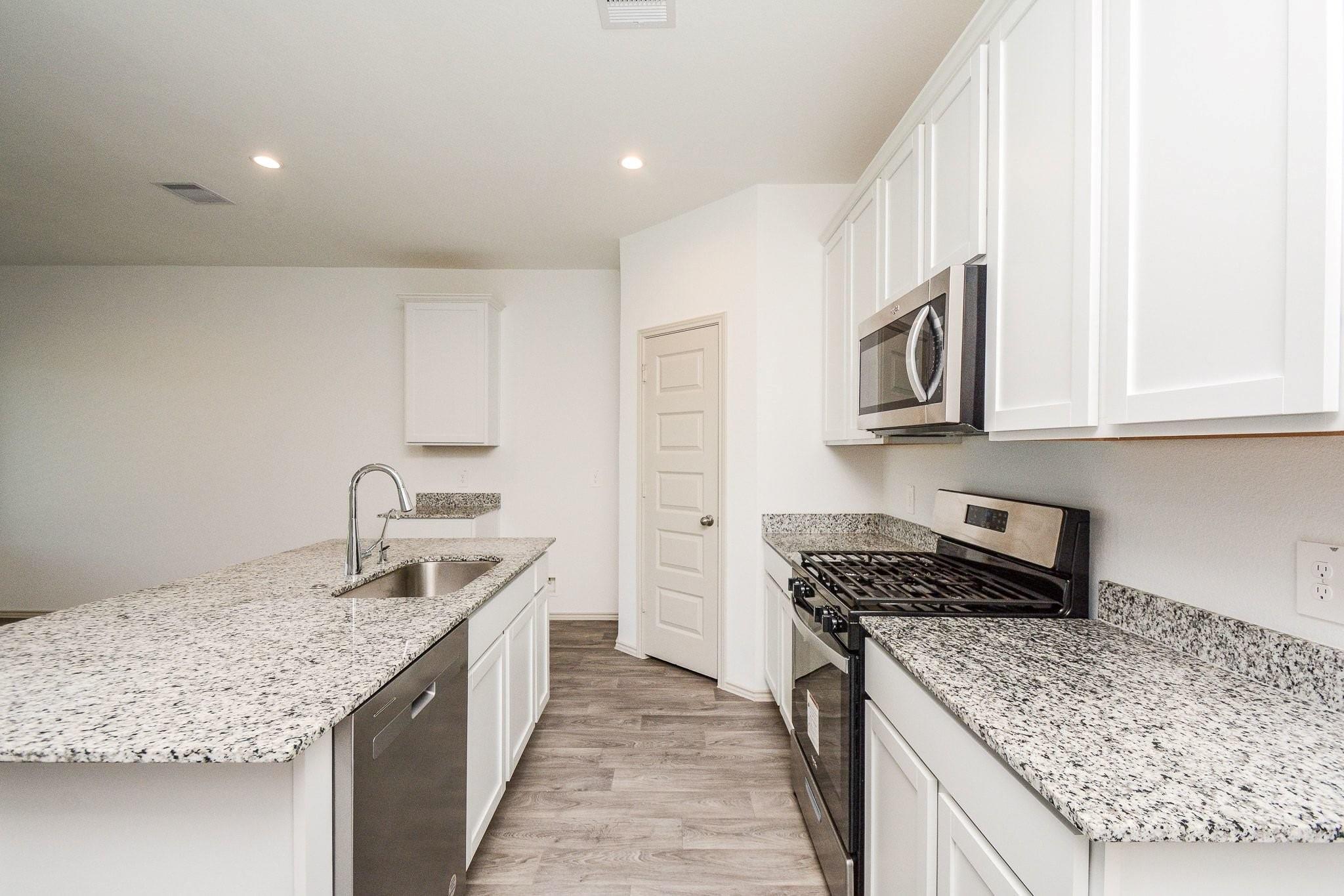 1811 Laguna Way Property Photo 3