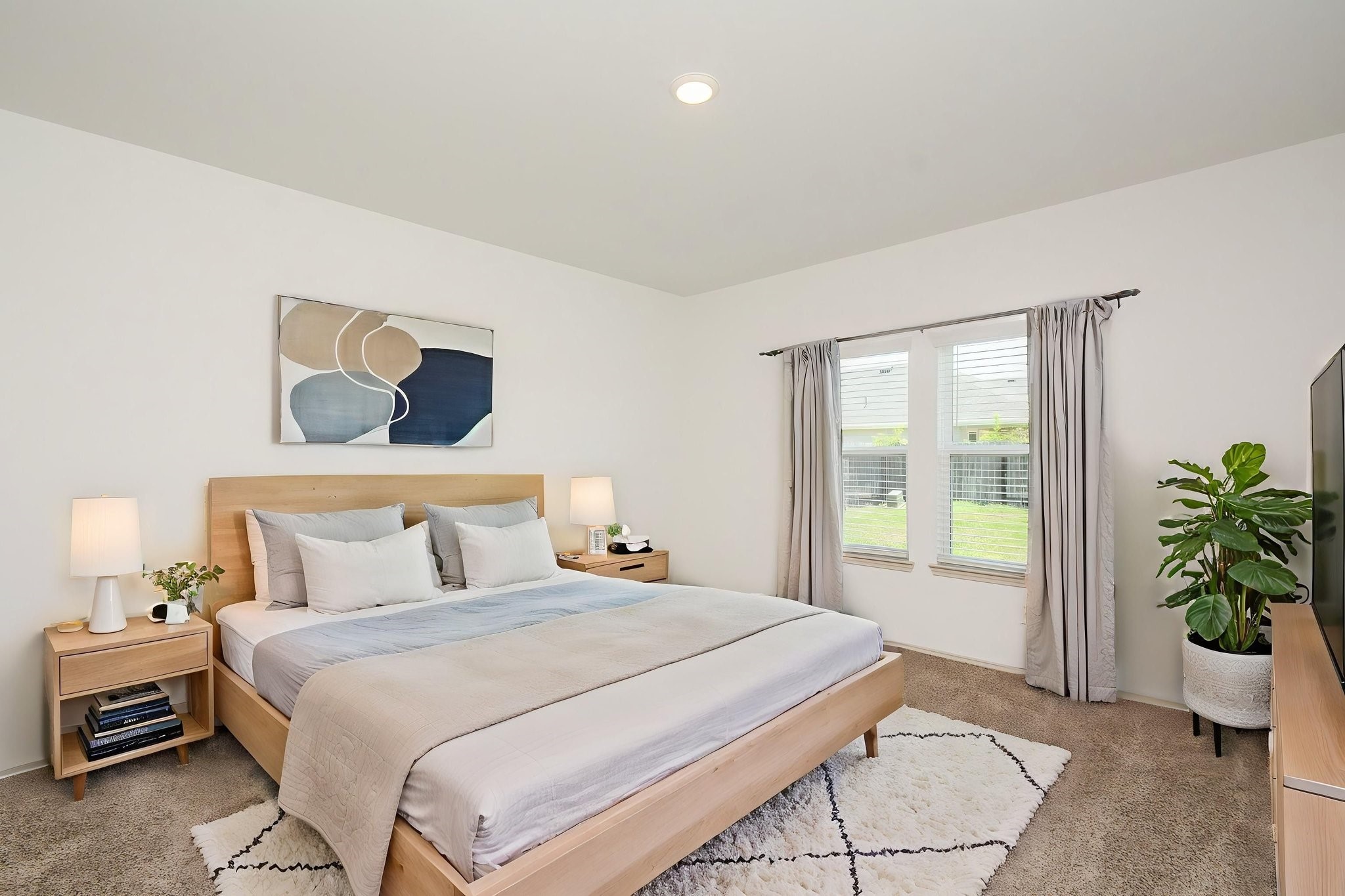 1811 Laguna Way Property Photo 6