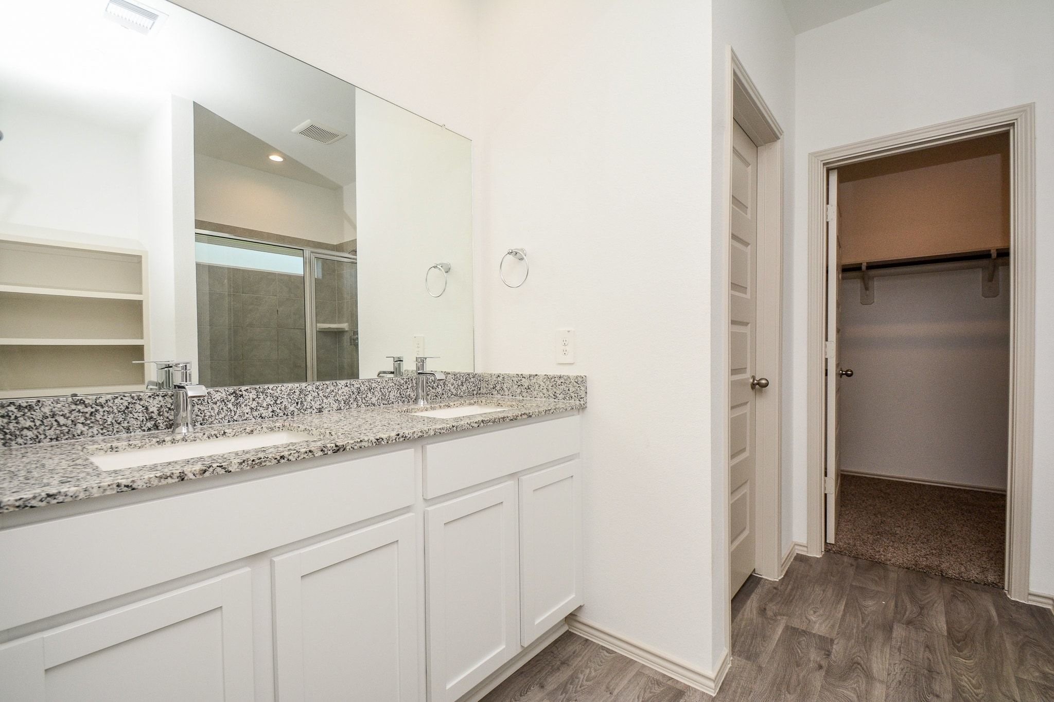 1811 Laguna Way Property Photo 7