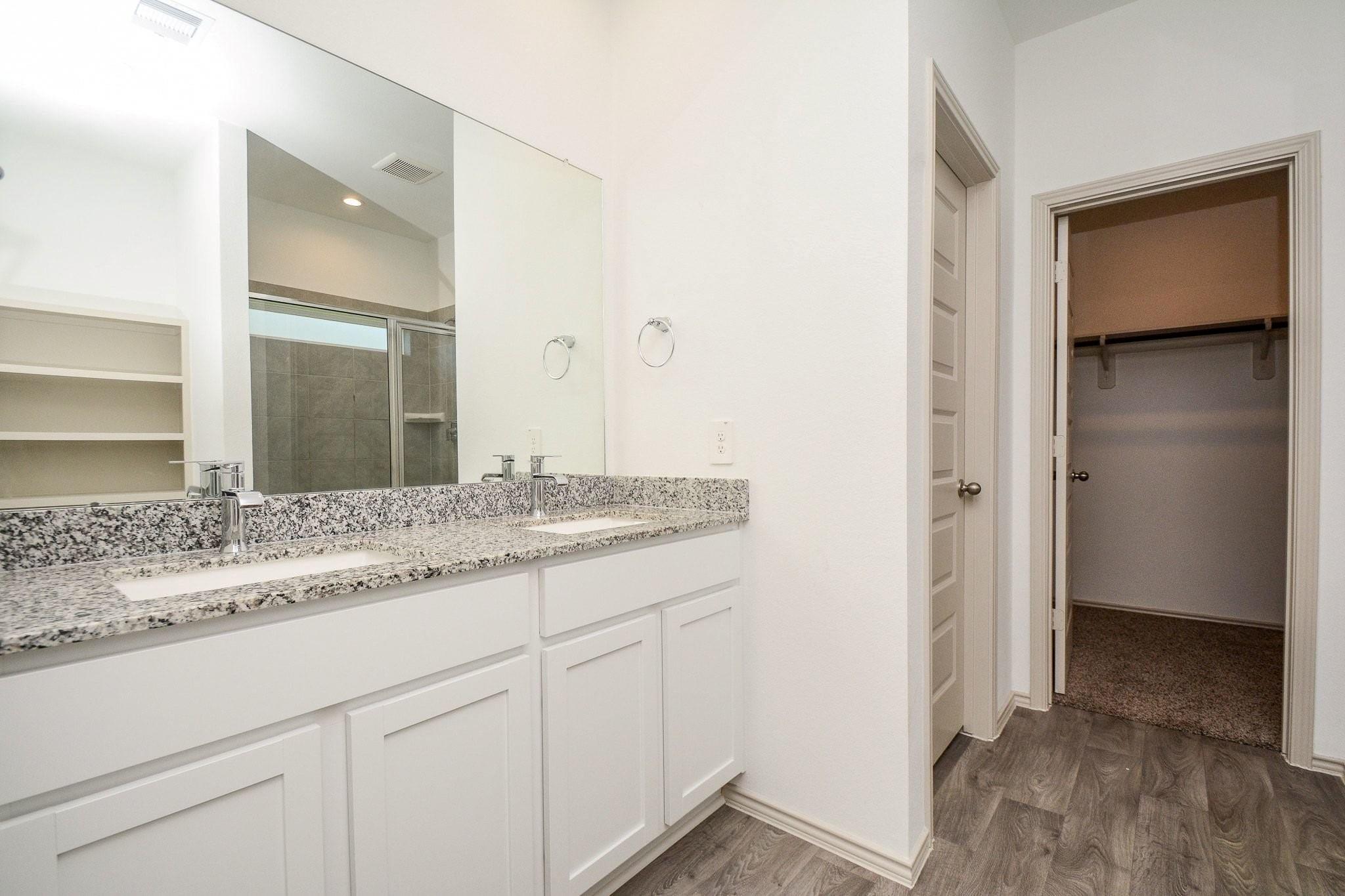 1811 Laguna Way Property Photo 7