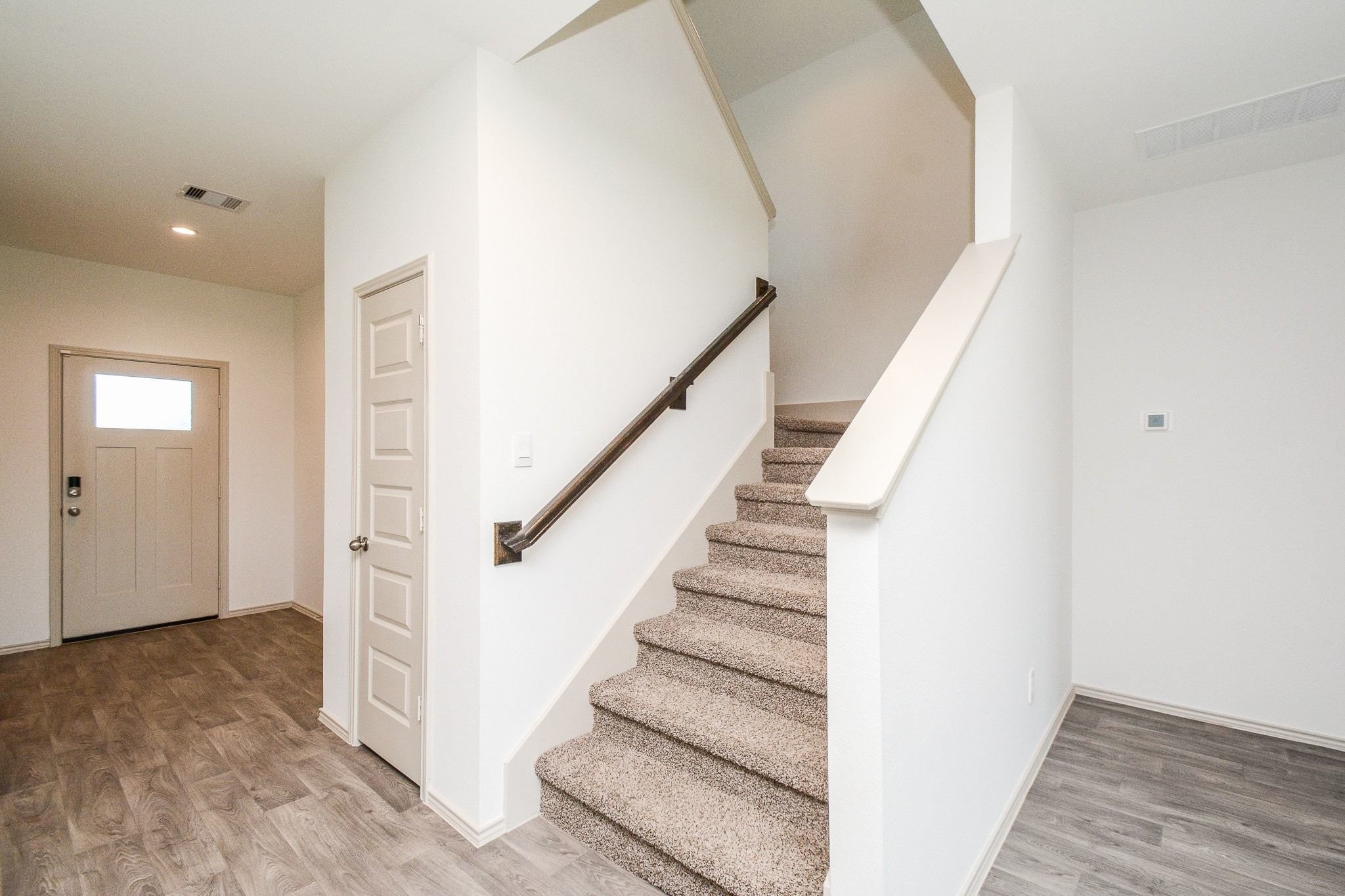 1811 Laguna Way Property Photo 10