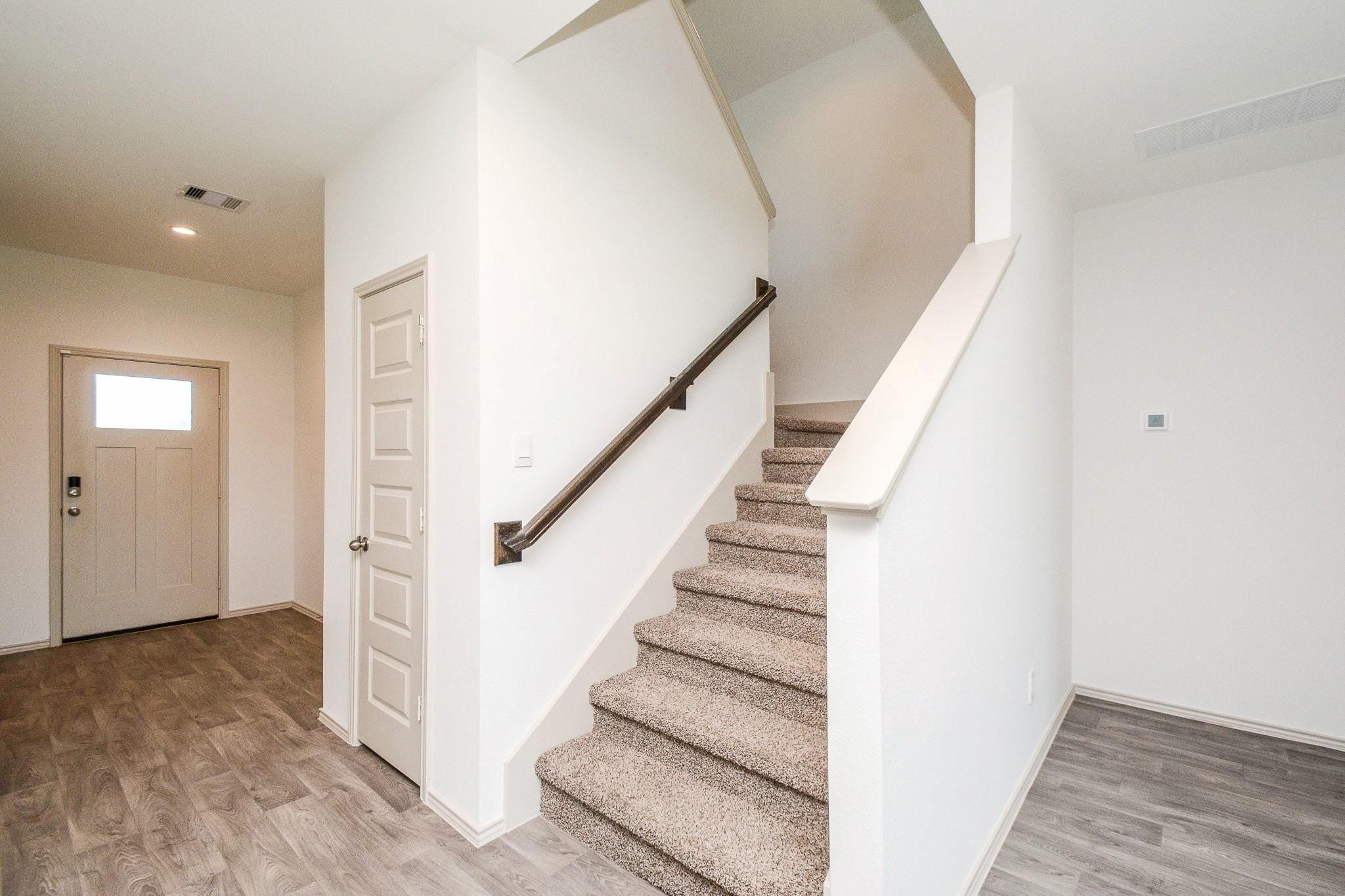 1811 Laguna Way Property Photo 10