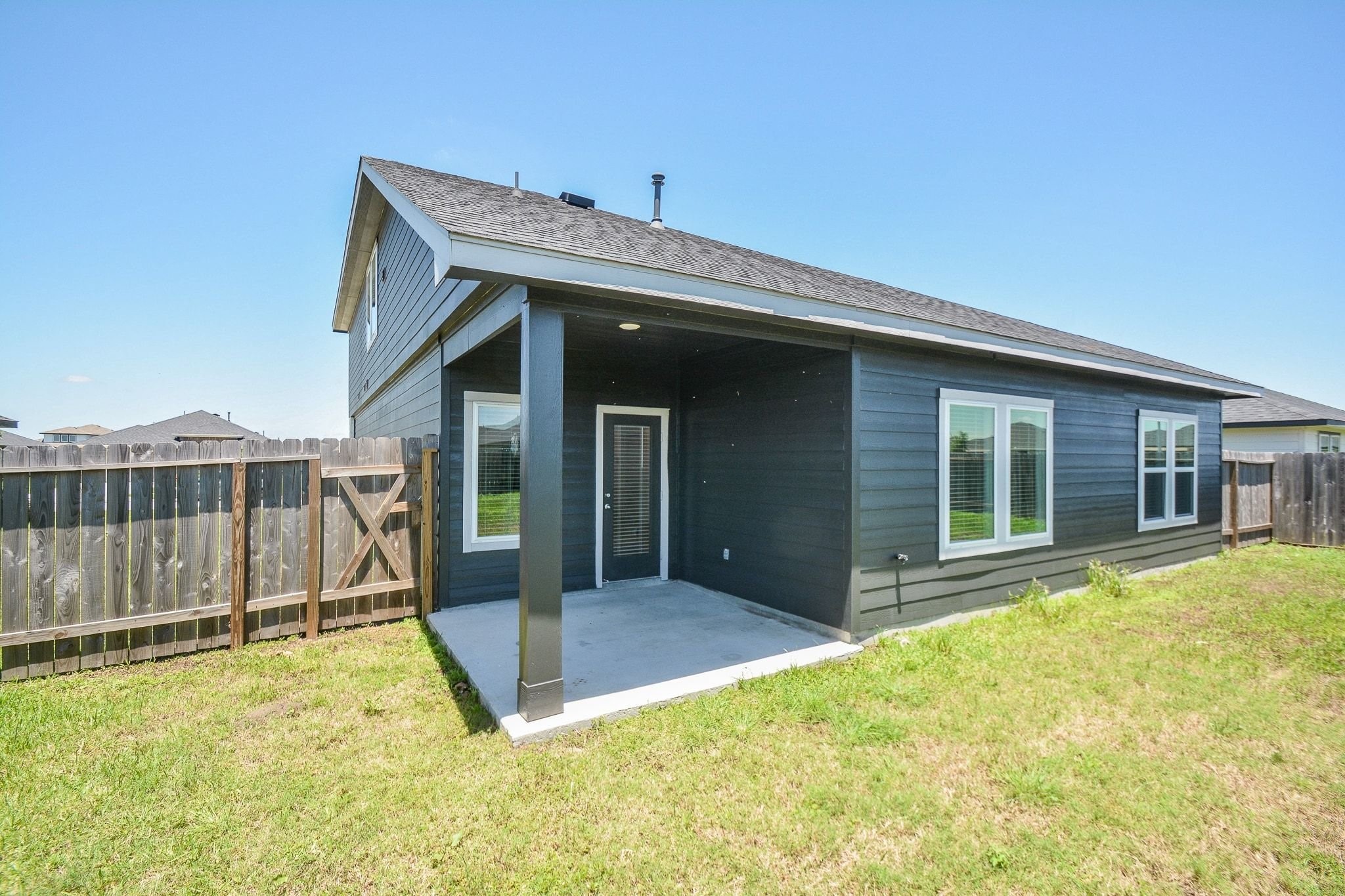 1811 Laguna Way Property Photo 14