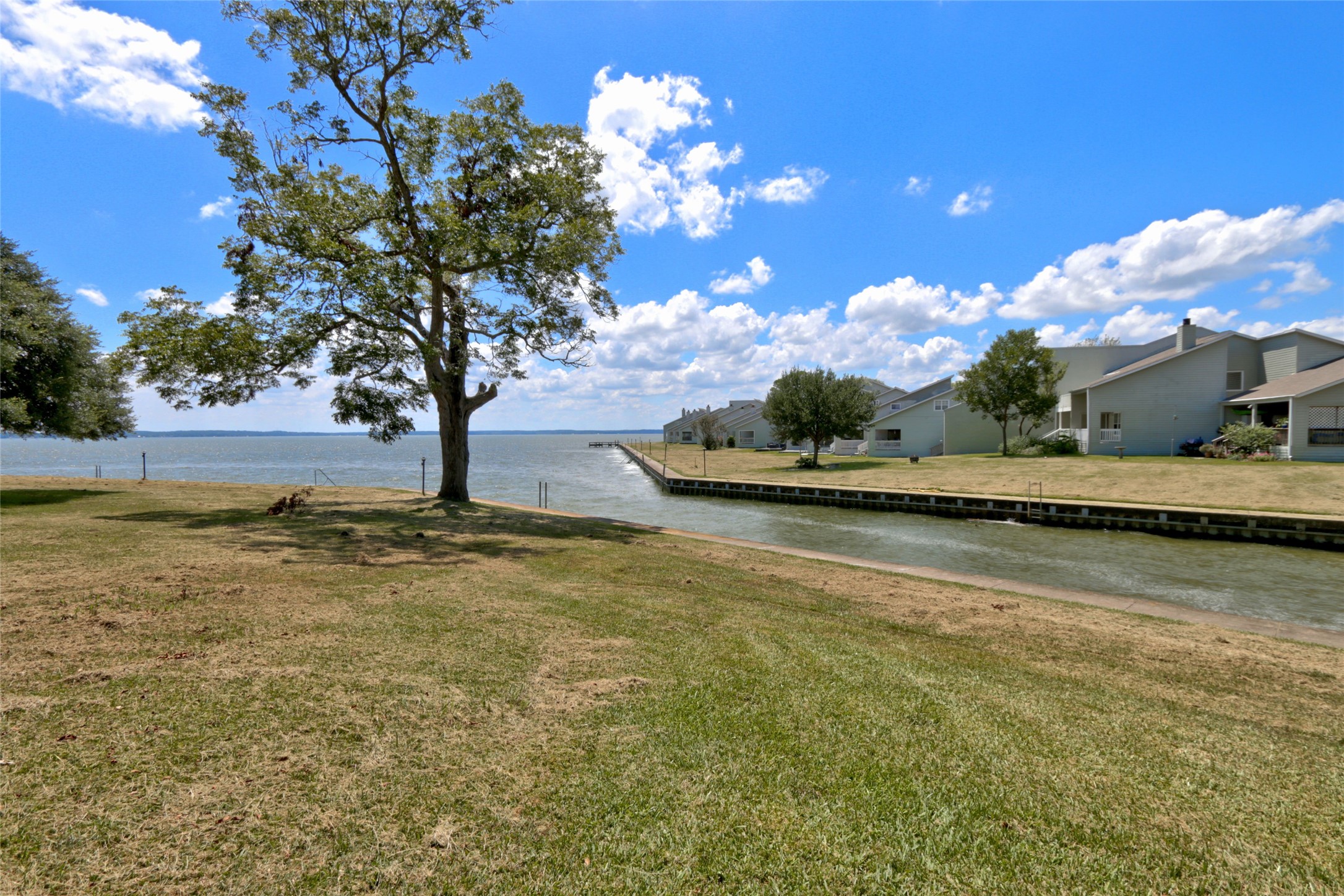 100 Edgewater Drive 31 Property Photo 3