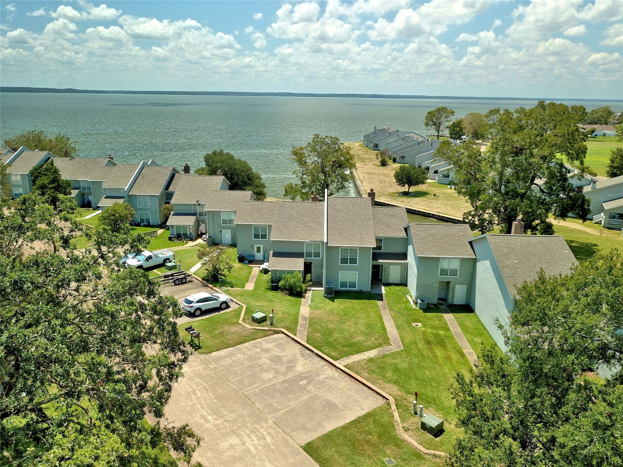 100 Edgewater Drive 31 Property Photo 5