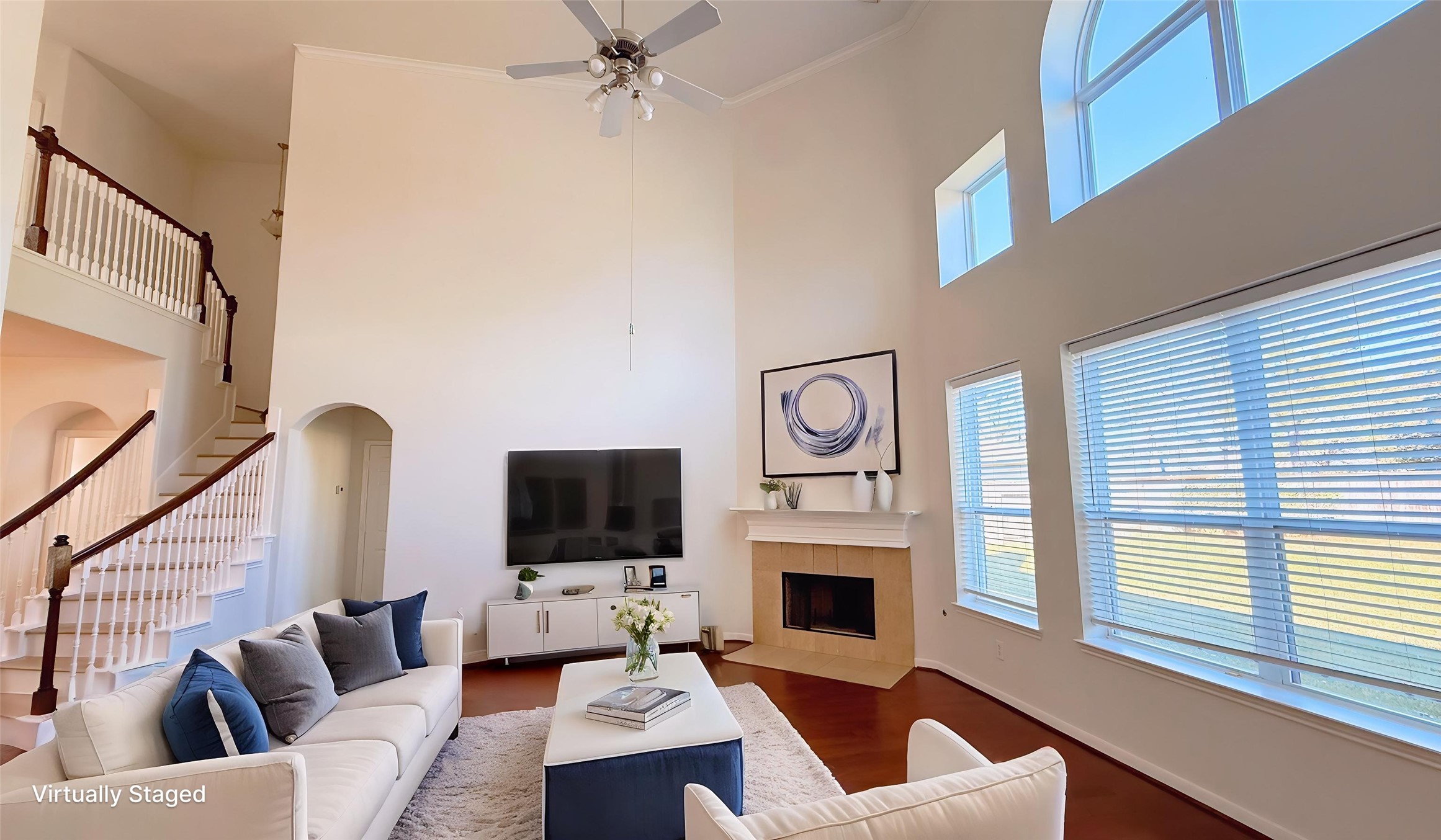 8610 Rising Oak Lane Property Photo 3