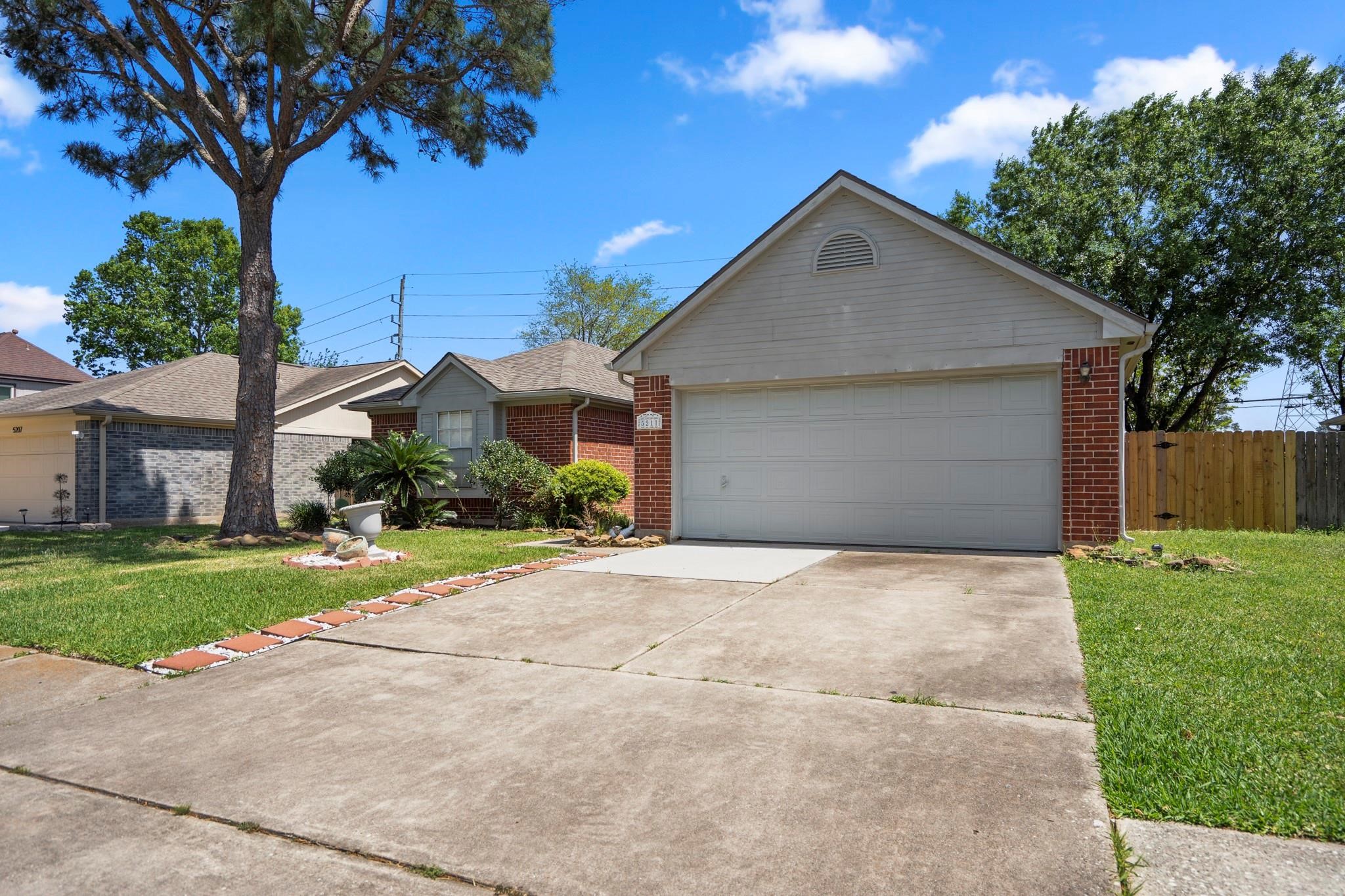 5211 Roserock Lane Property Photo 2