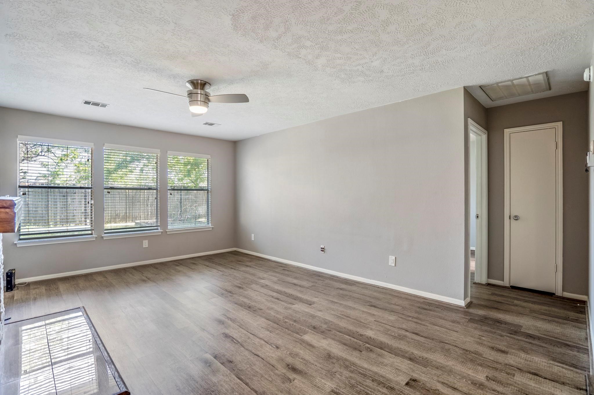 5211 Roserock Lane Property Photo 8