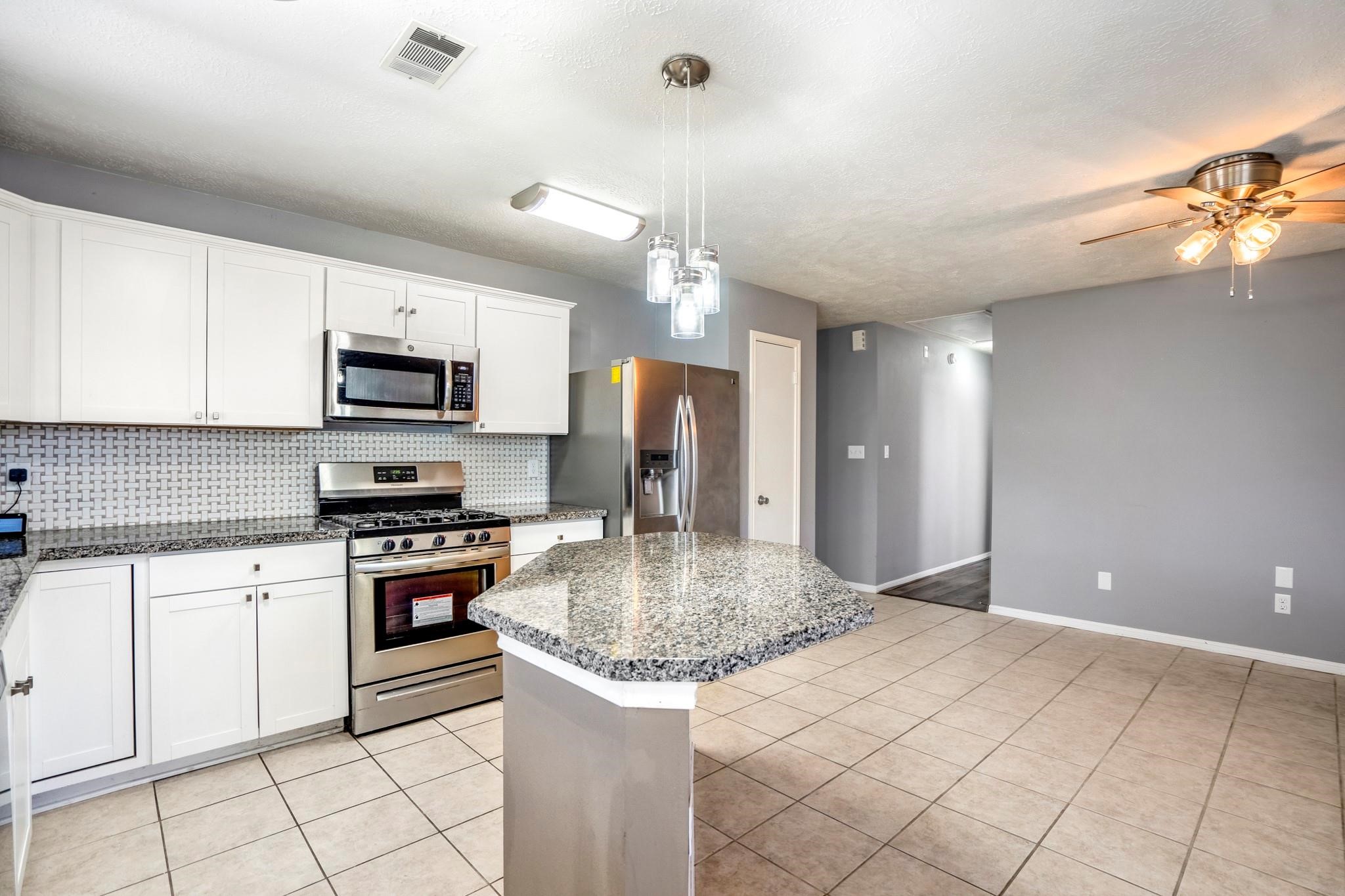5211 Roserock Lane Property Photo 12