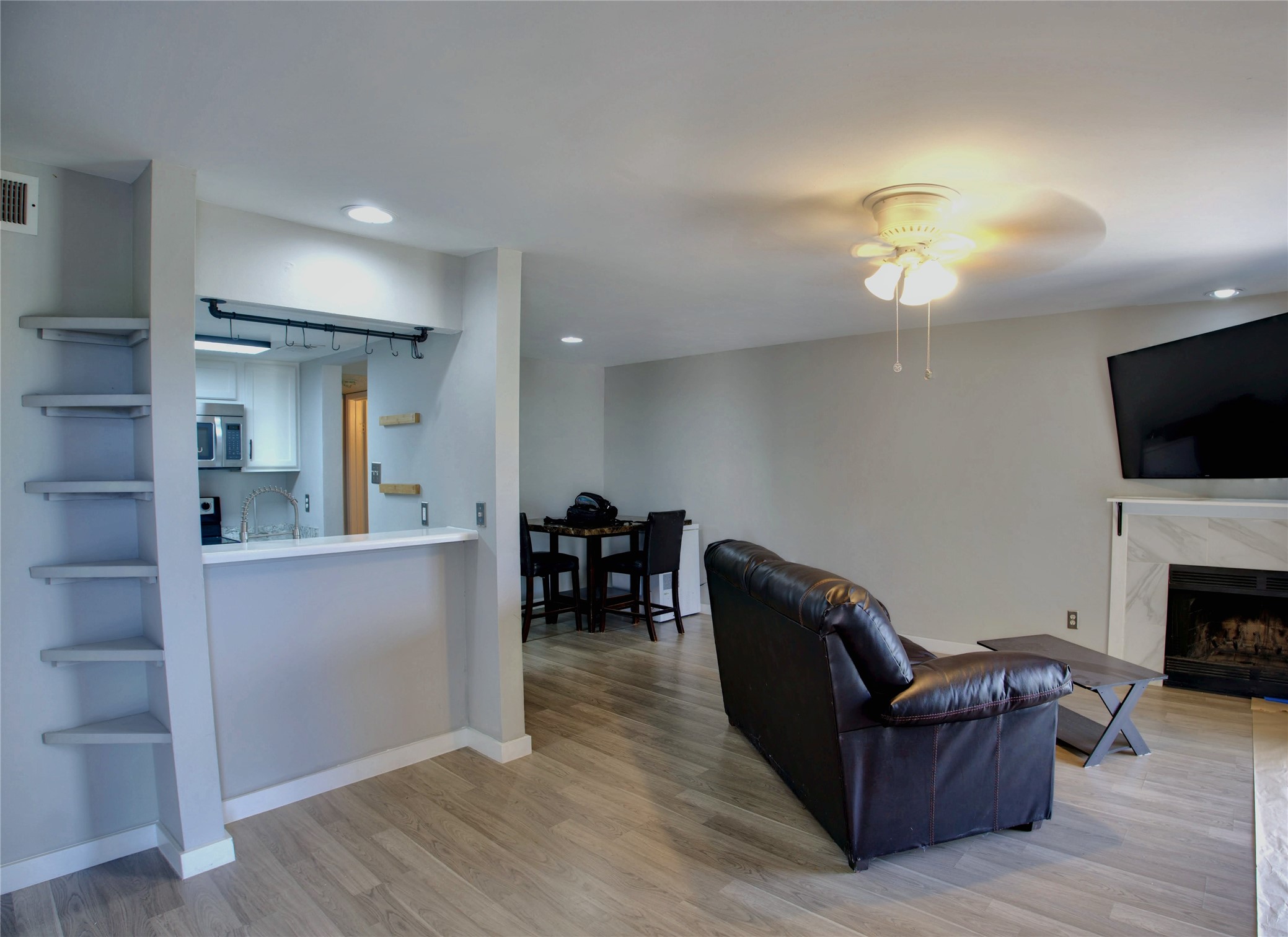 1140 Fm-2094 104a Property Photo 3