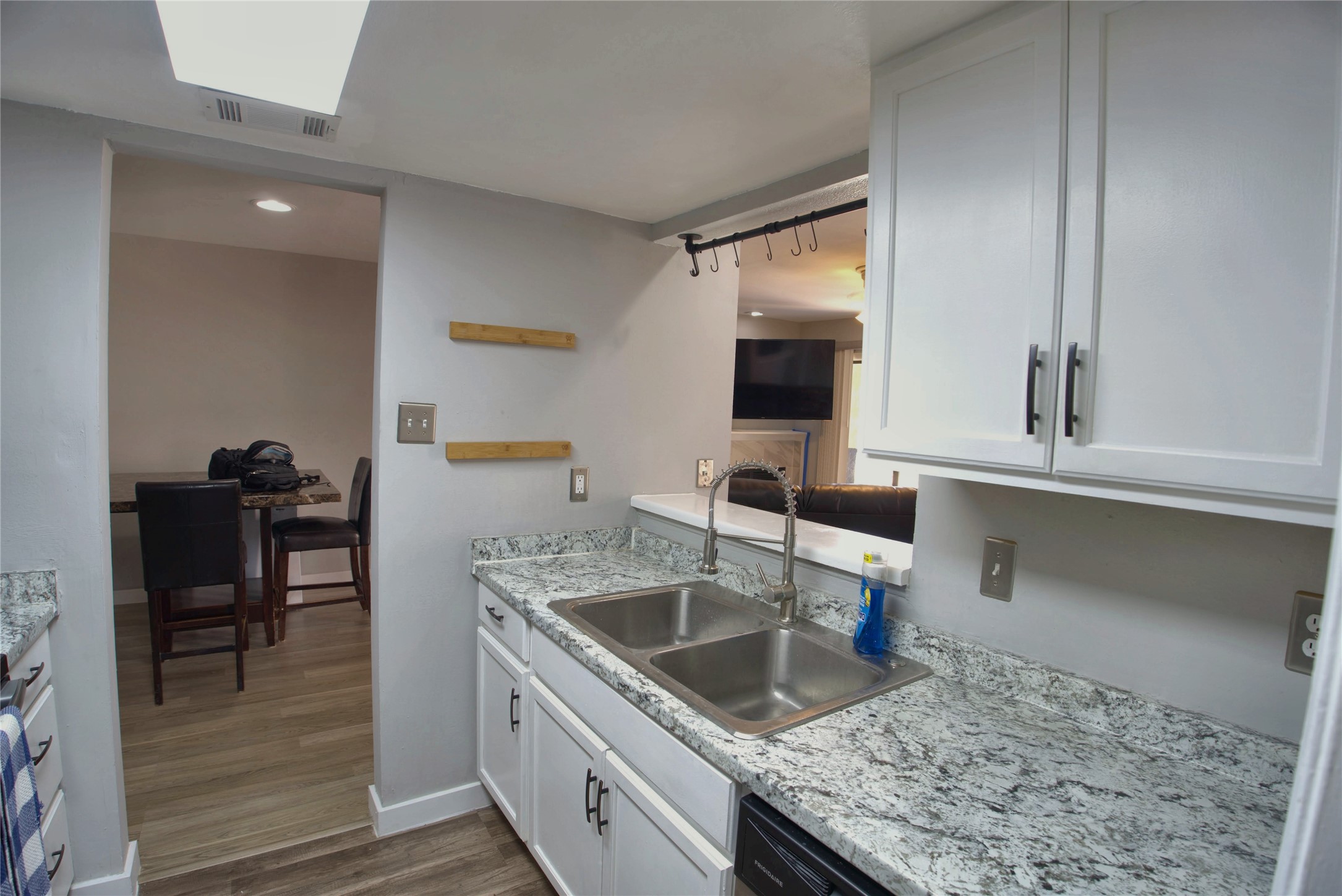 1140 Fm-2094 104a Property Photo 9