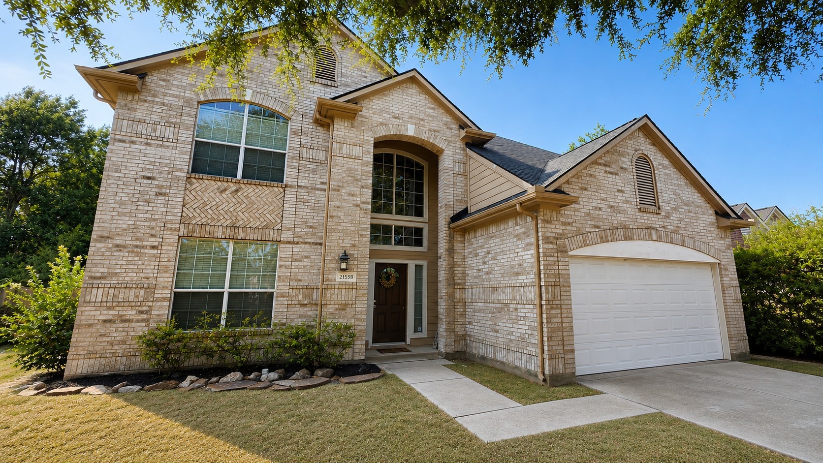 21558 Lexor Court Property Photo 3