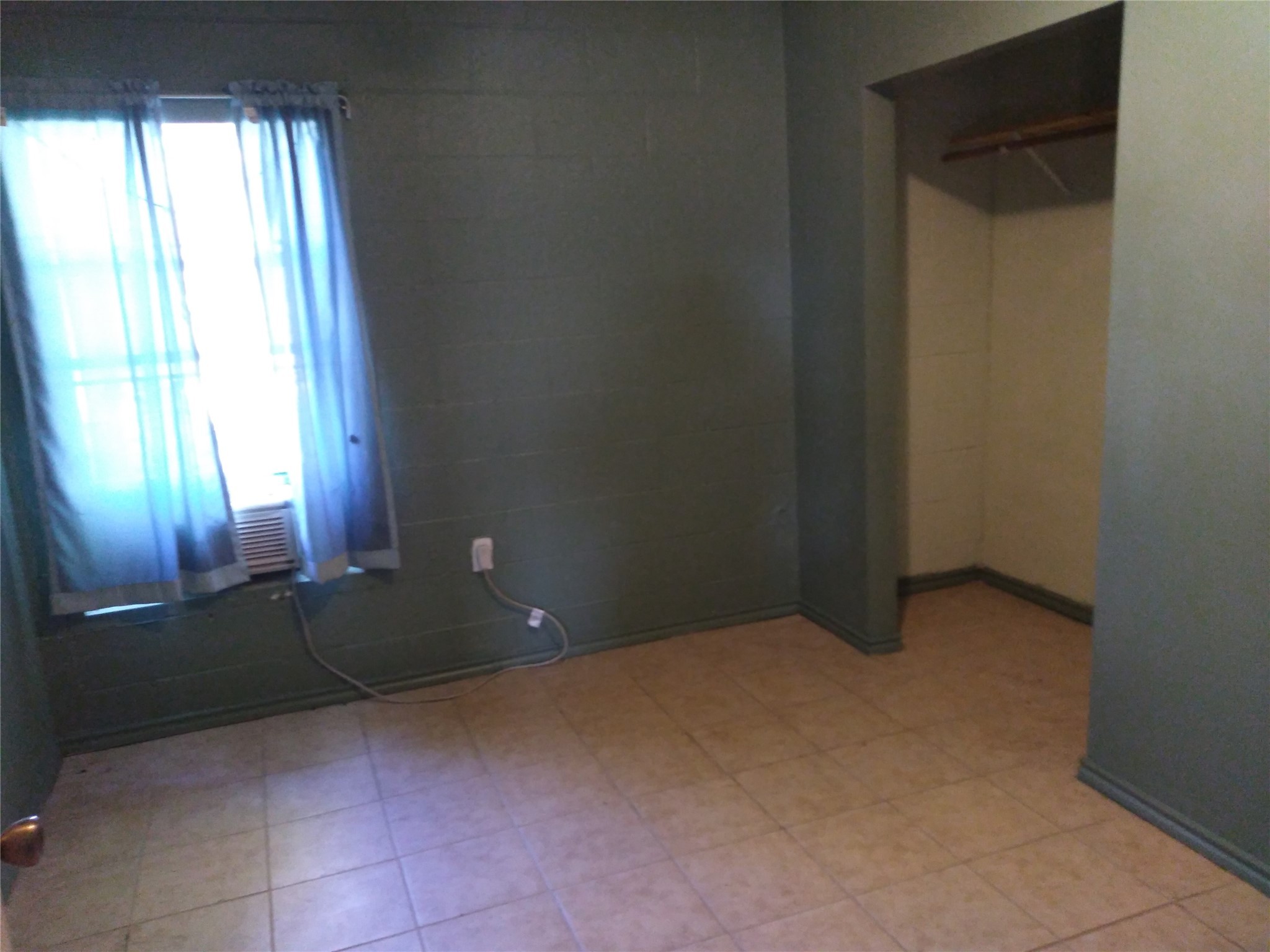 1030 Knox Street Property Photo 7