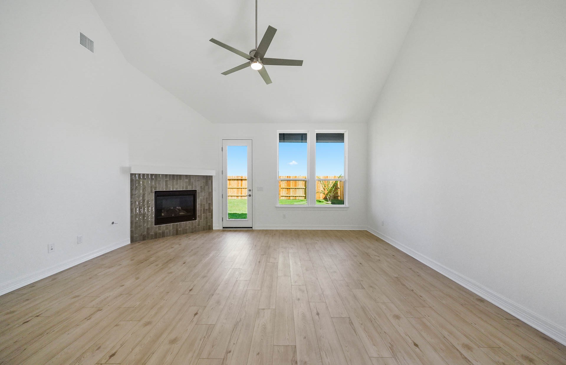 6015 Regala Drive Property Photo 10