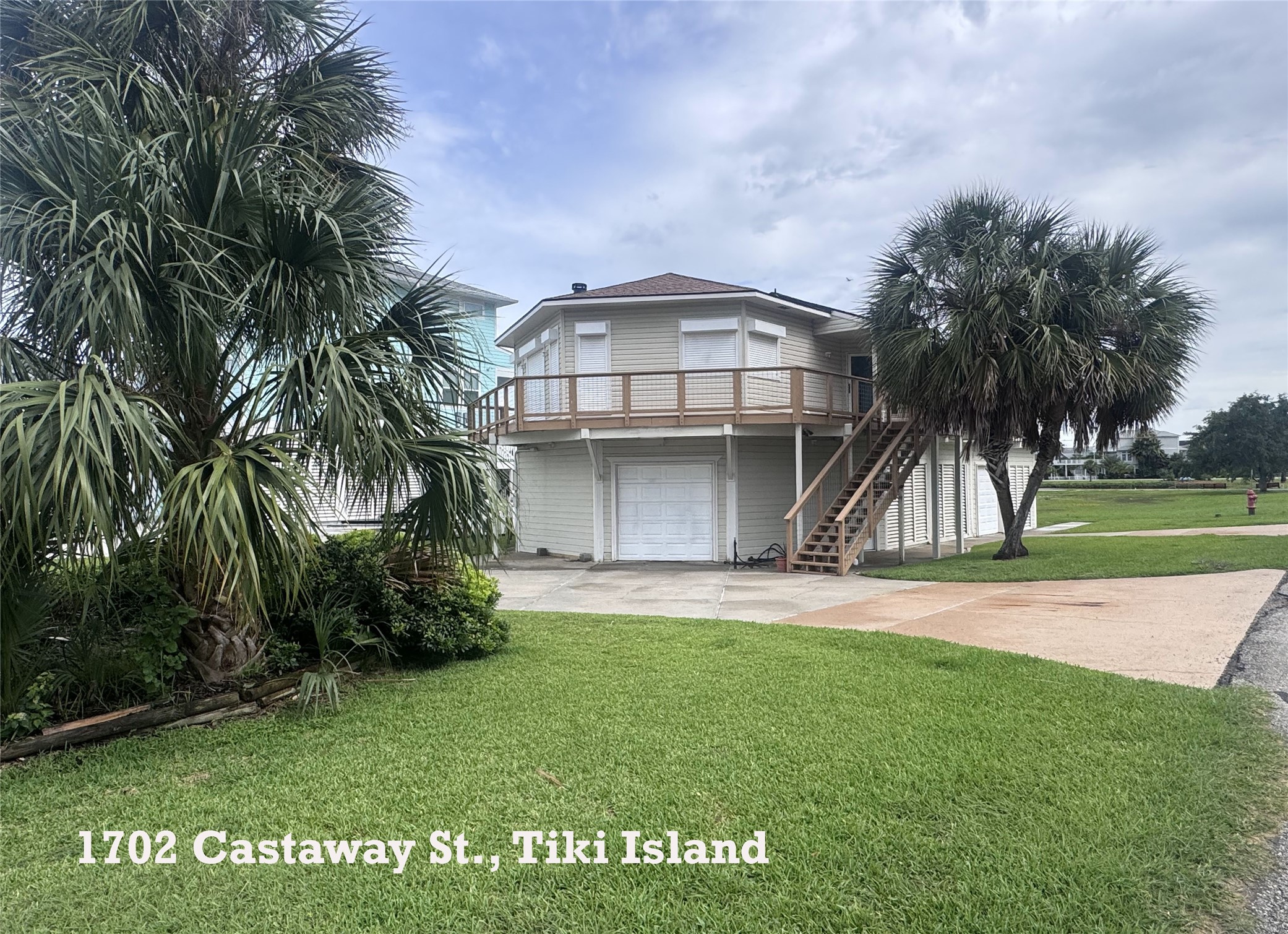 1702 E Castaway Street Property Photo 1