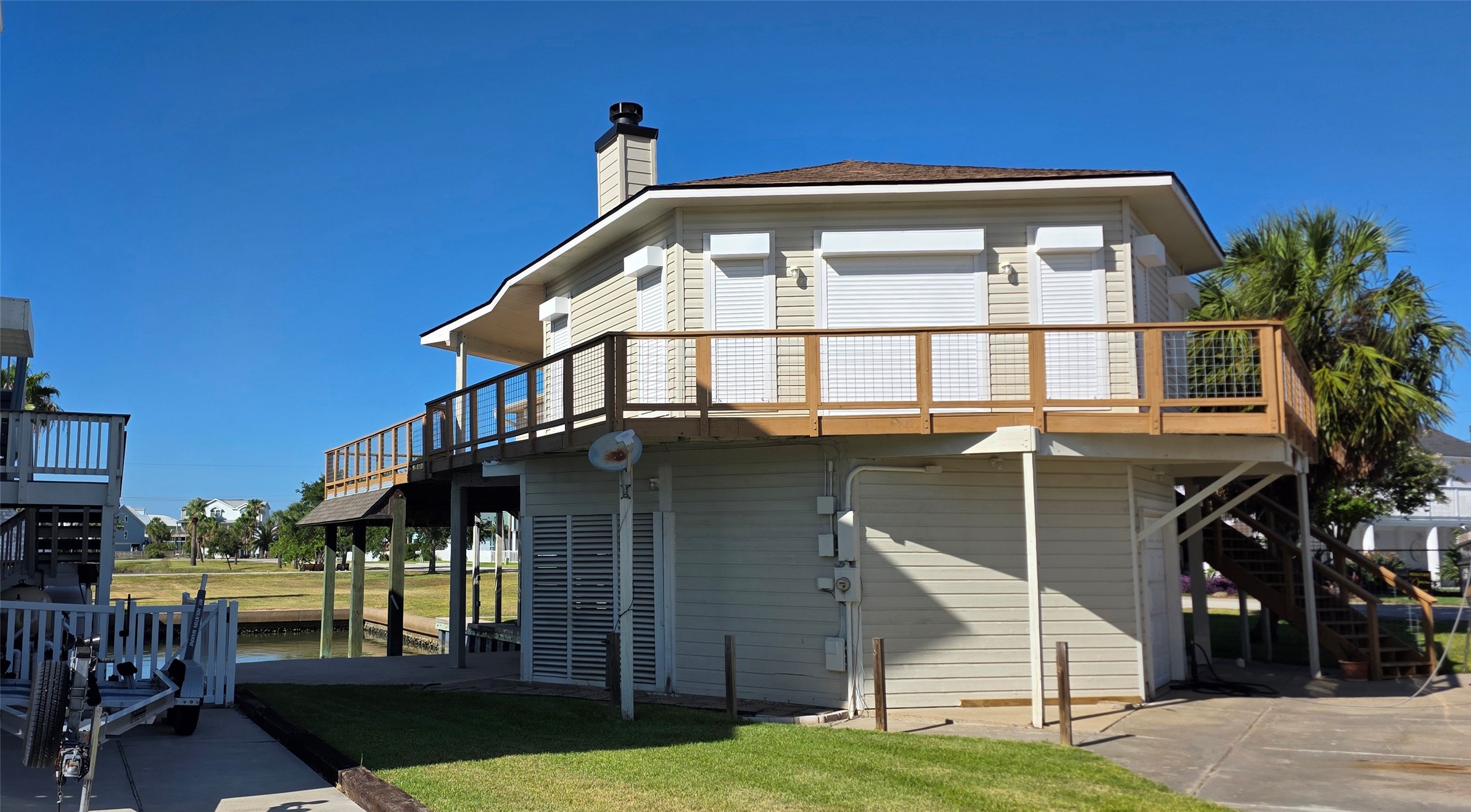 1702 E Castaway Street Property Photo 2