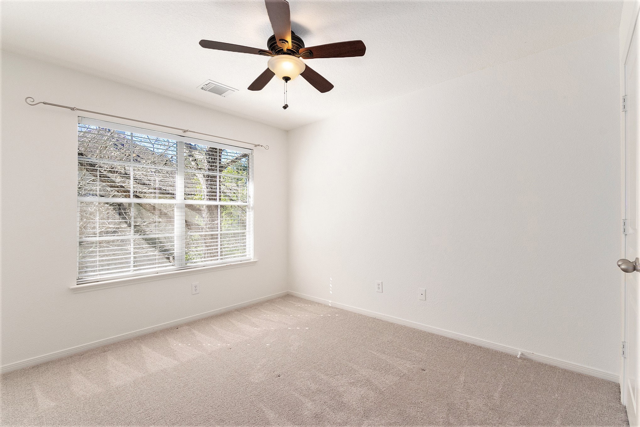 15 Larks Aire Place Property Photo 15
