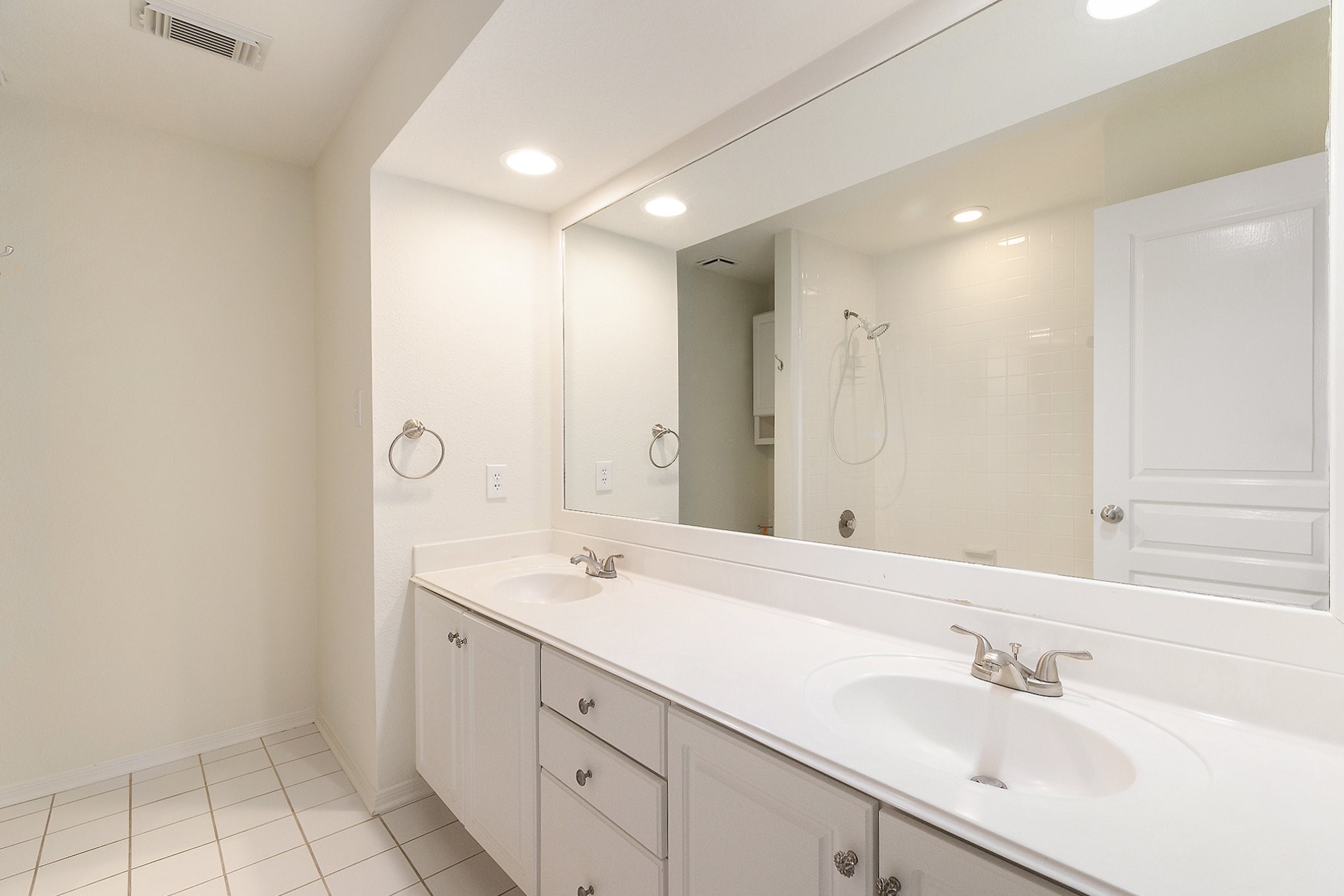 15 Larks Aire Place Property Photo 19