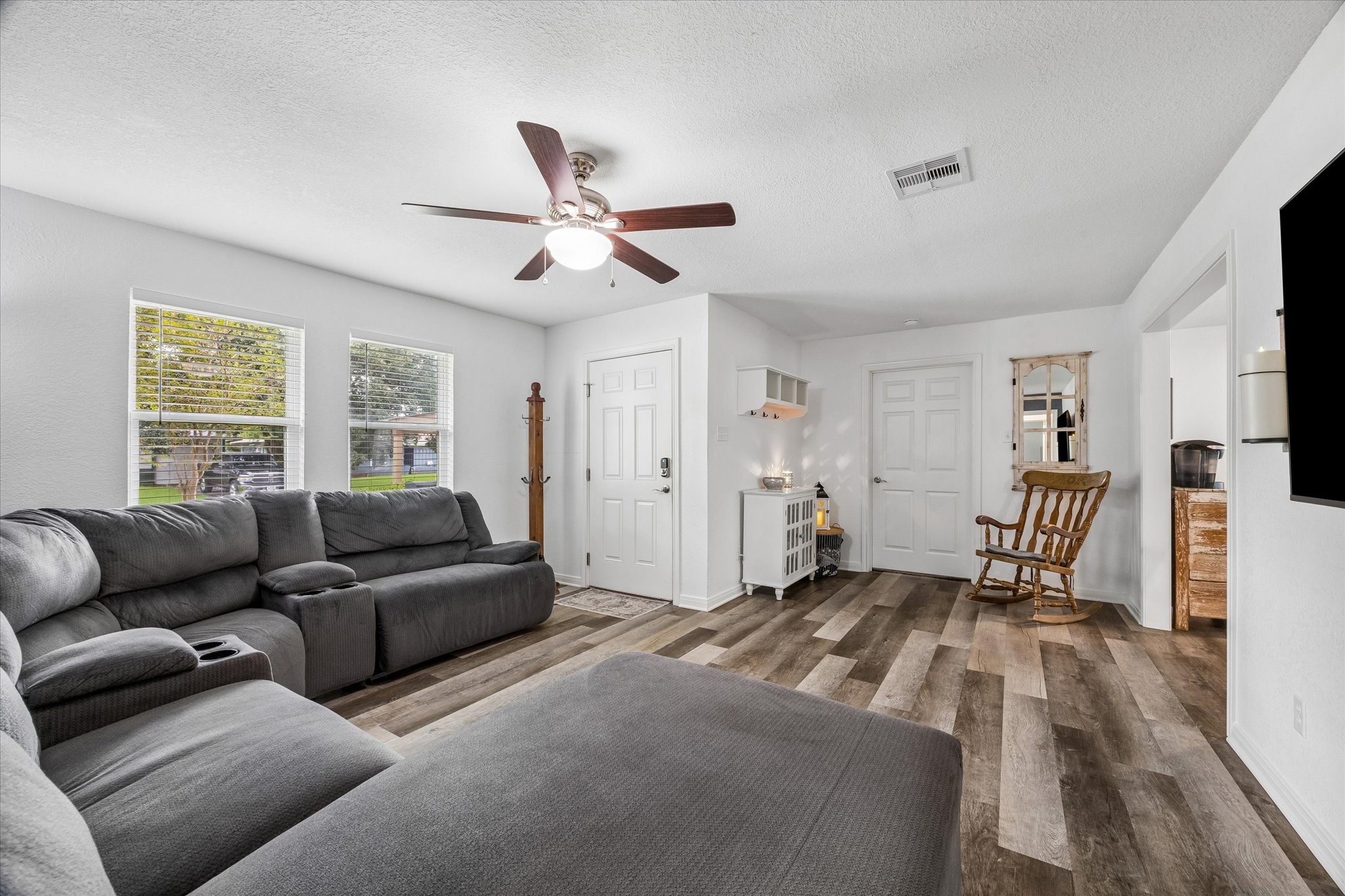 1426 15th Avenue N Property Photo 4