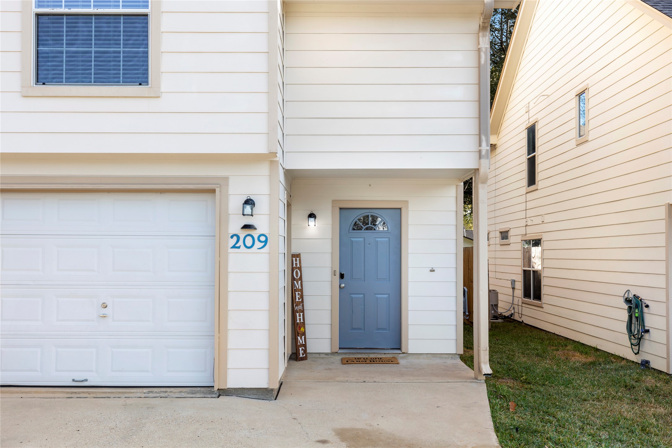207 Foster Property Photo 2