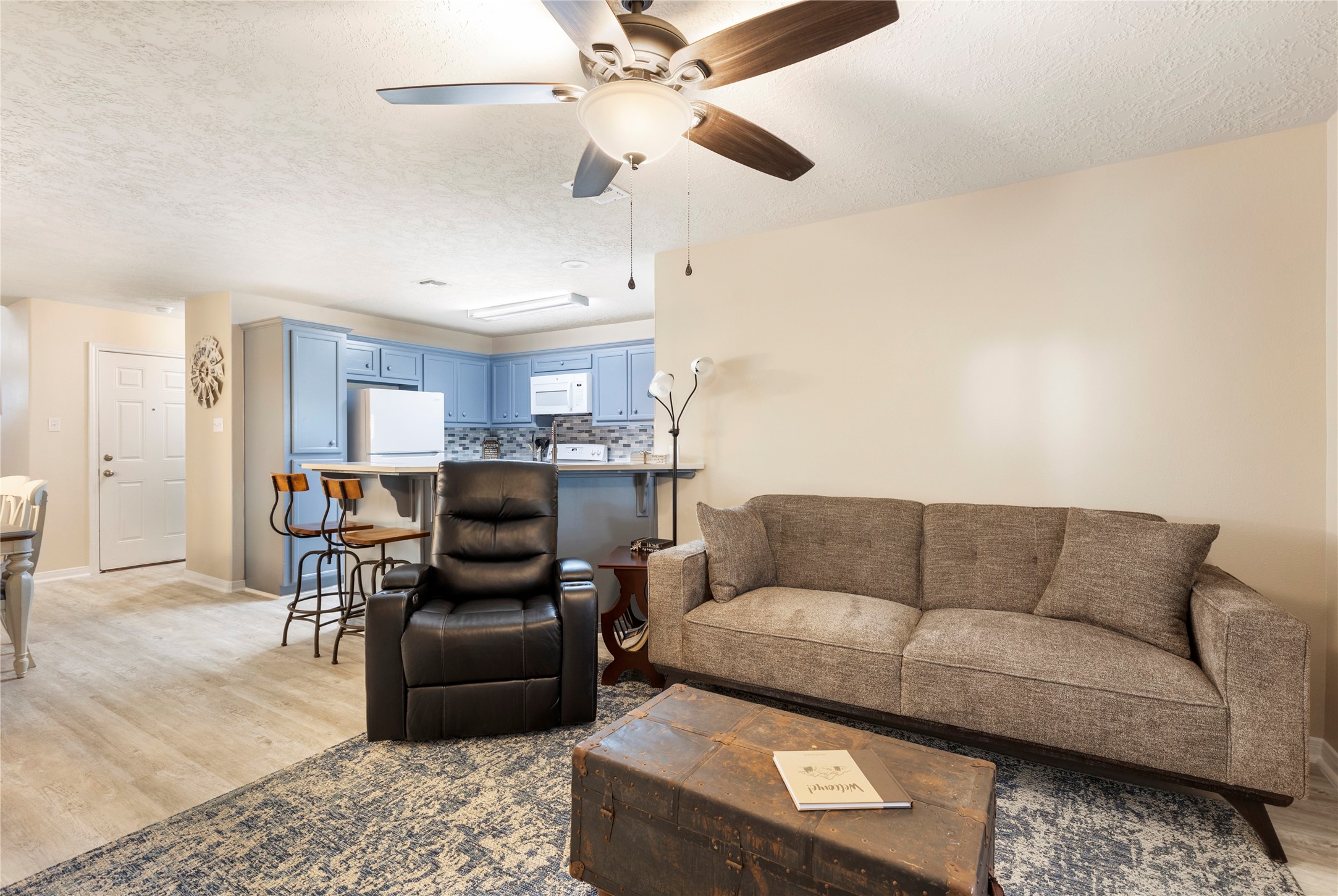 207 Foster Property Photo 7