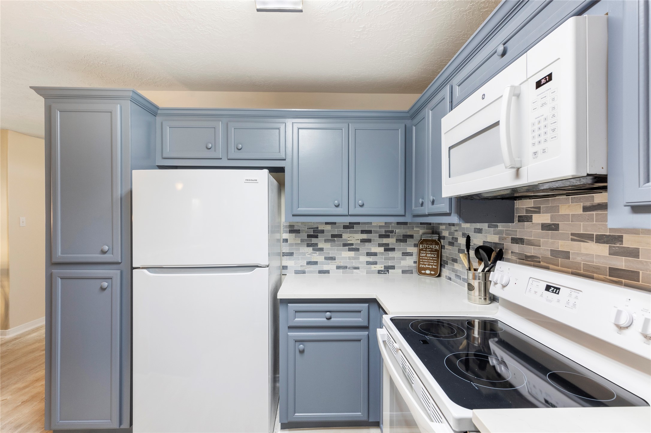 207 Foster Property Photo 12