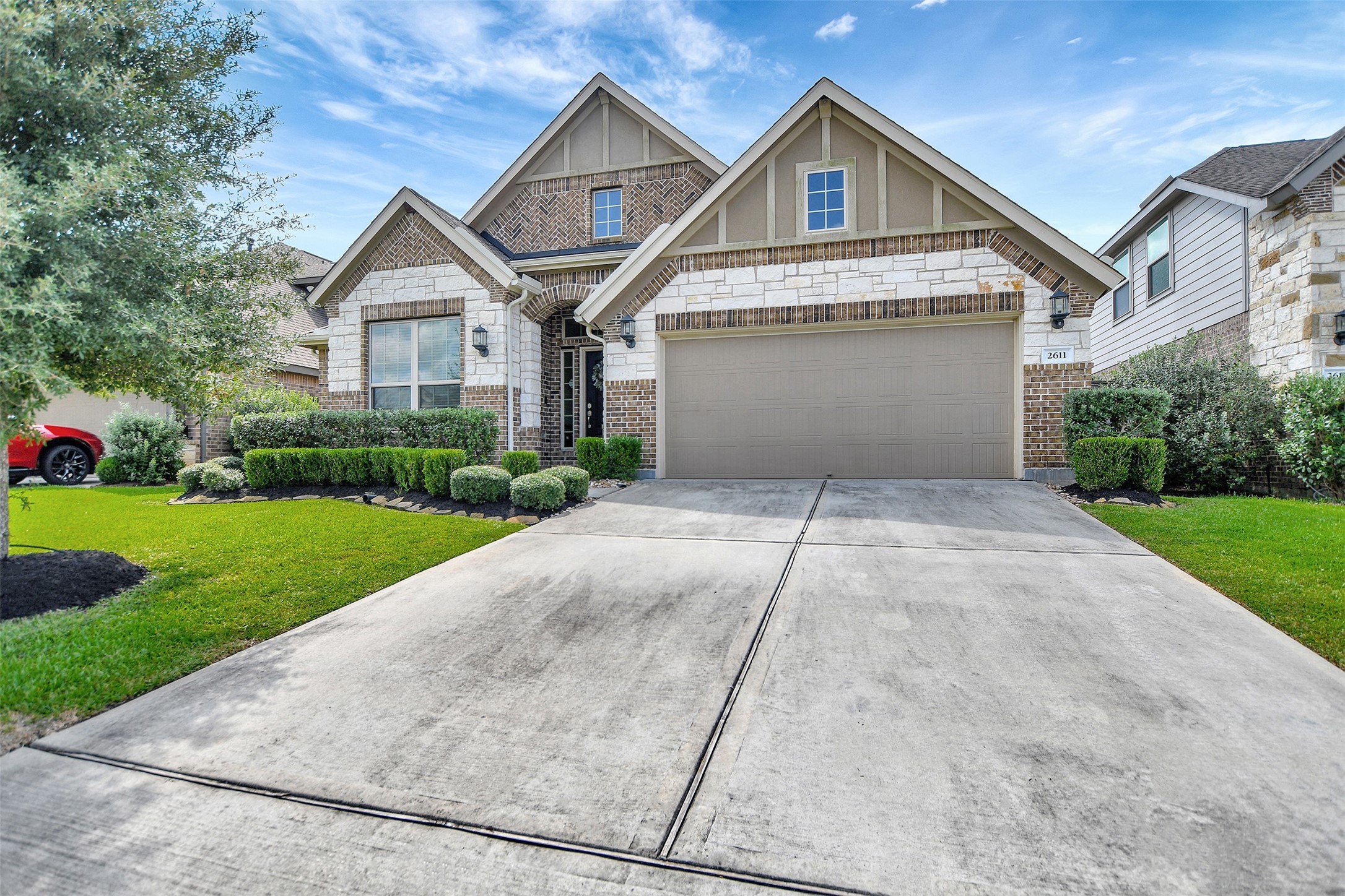 2611 Bright Rock Lane Property Photo 2