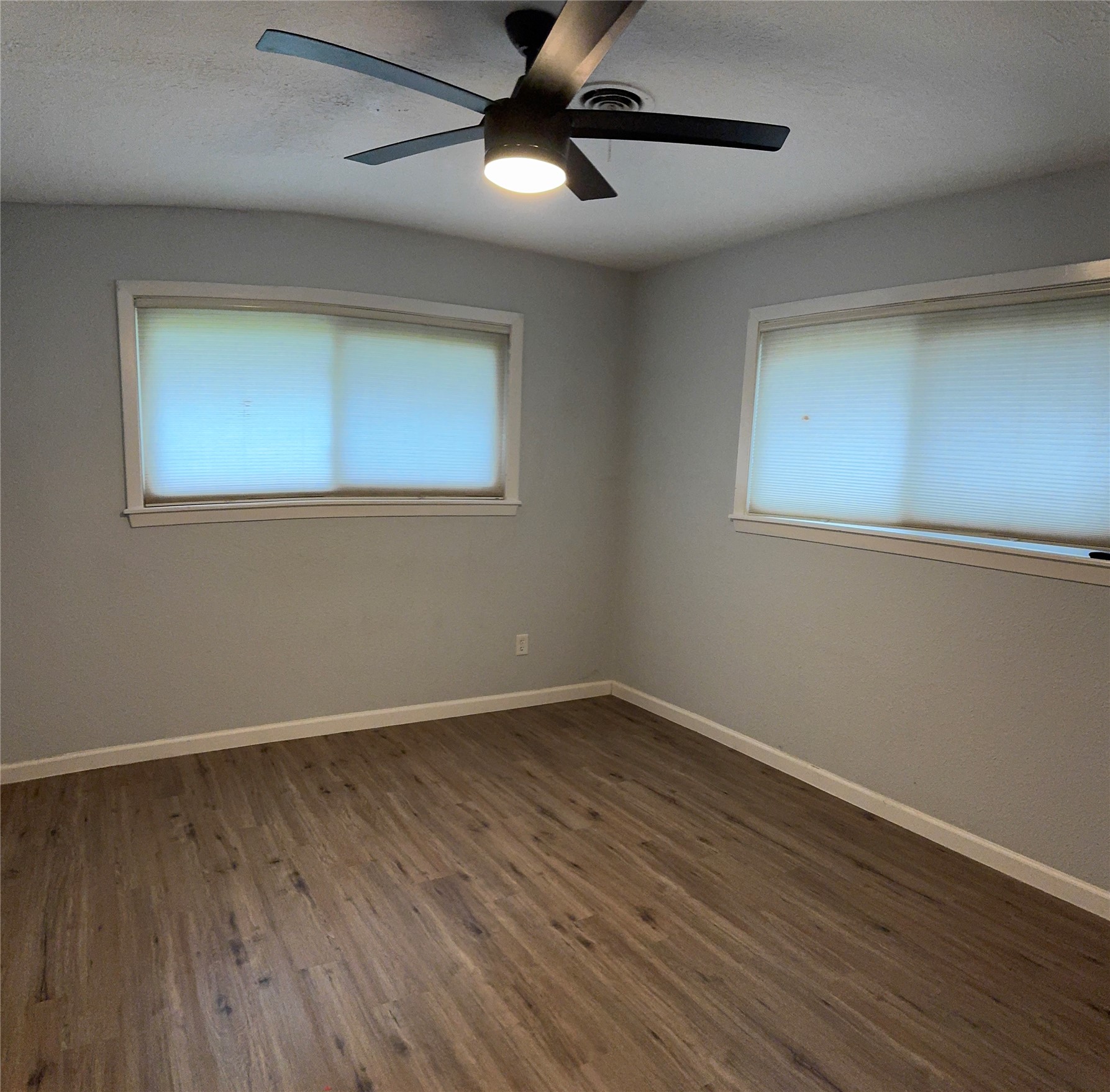 211 Van Winkle Street Property Photo 5