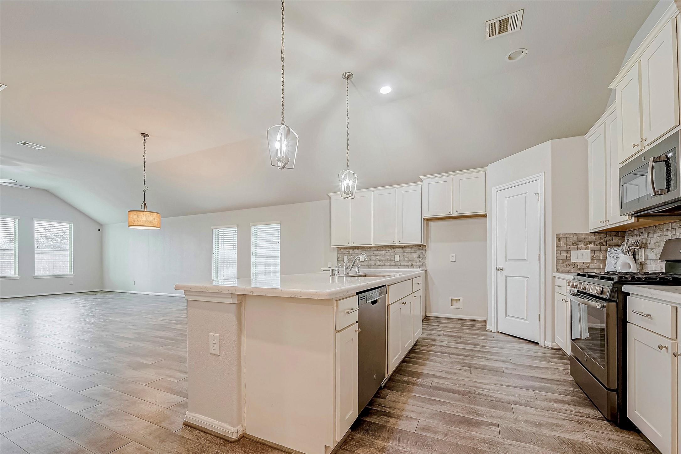31118 Gulf Cypress Lane Property Photo 13