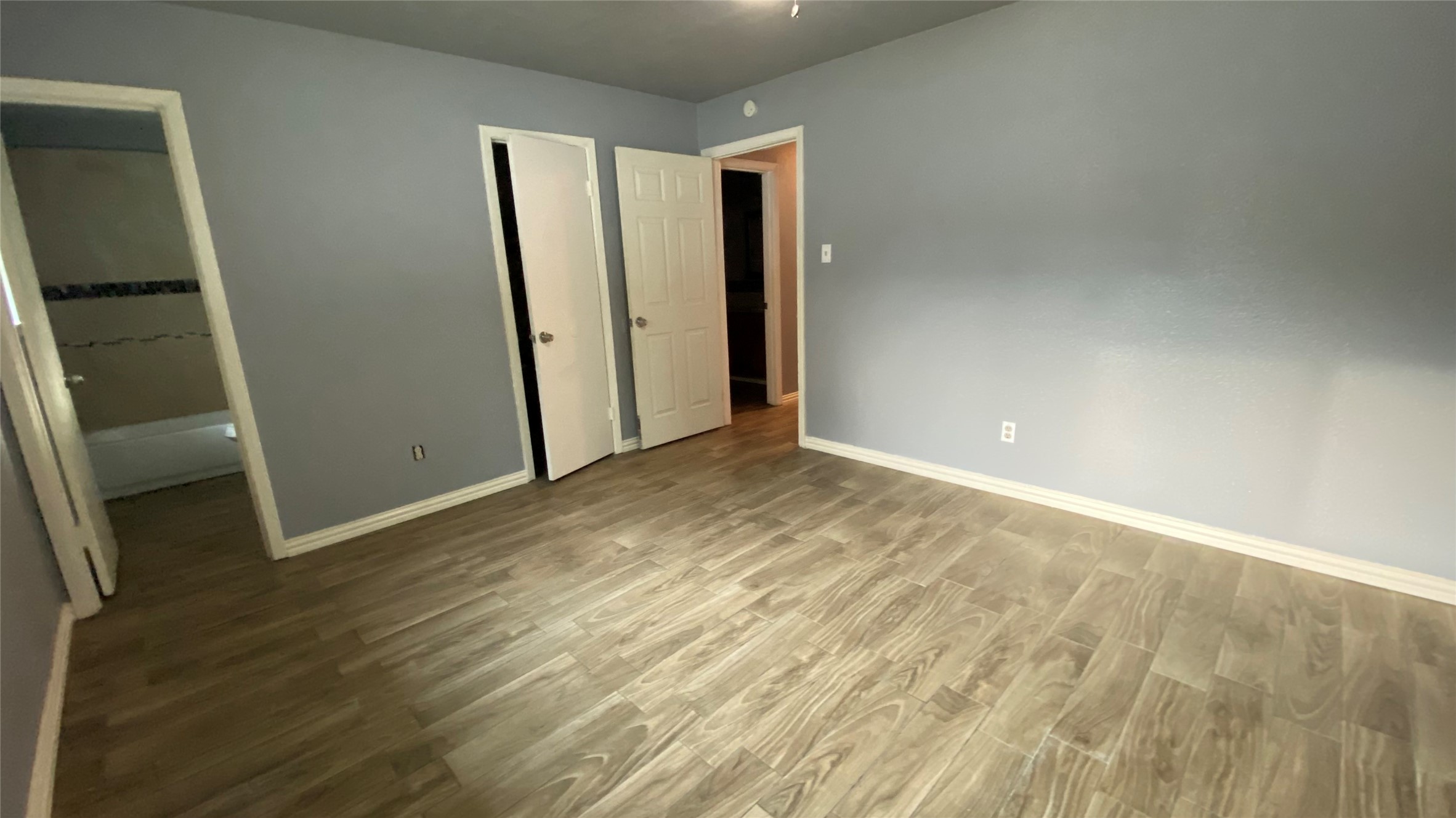 11910 Hunkler Drive Property Photo 4