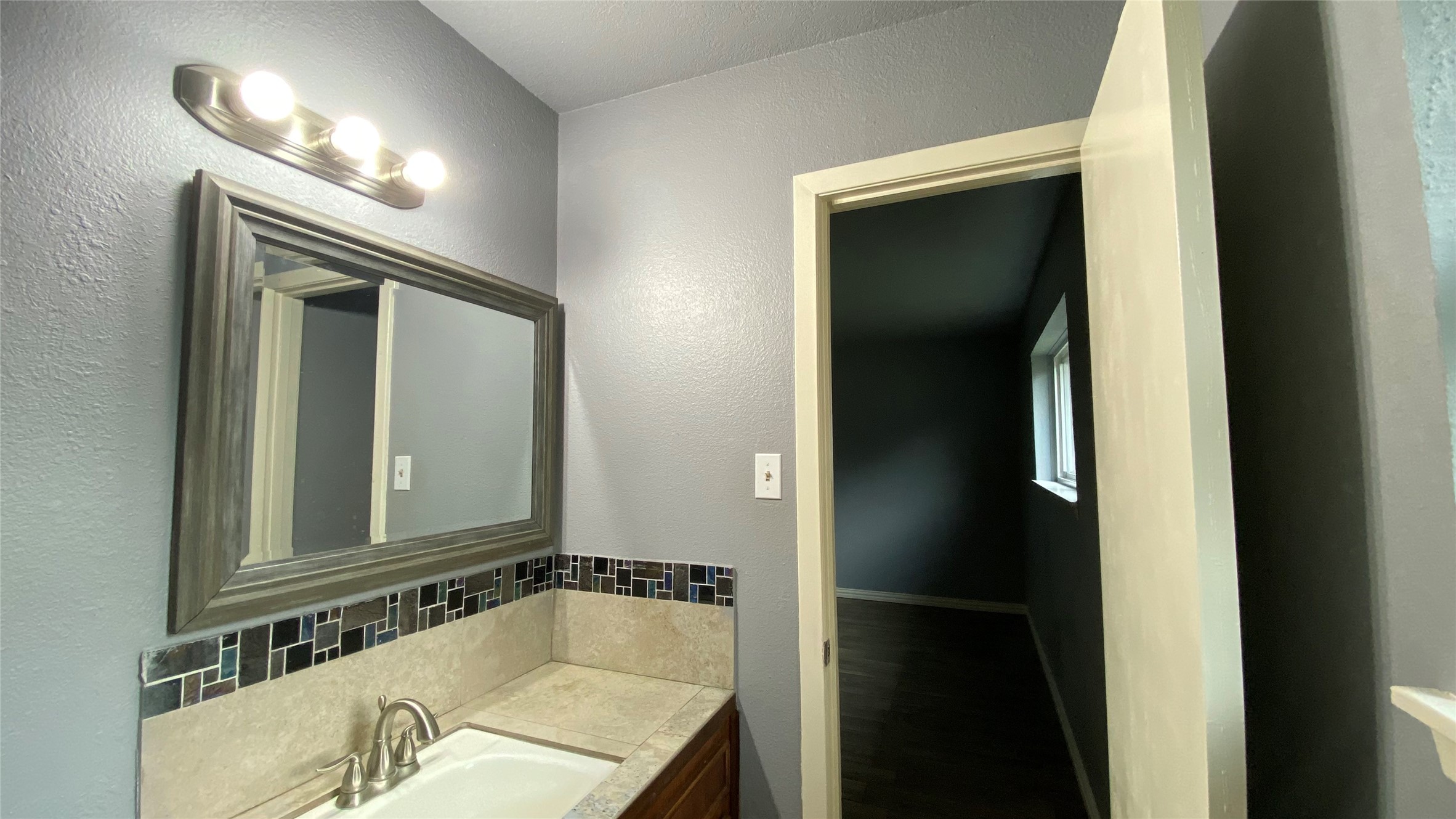 11910 Hunkler Drive Property Photo 5