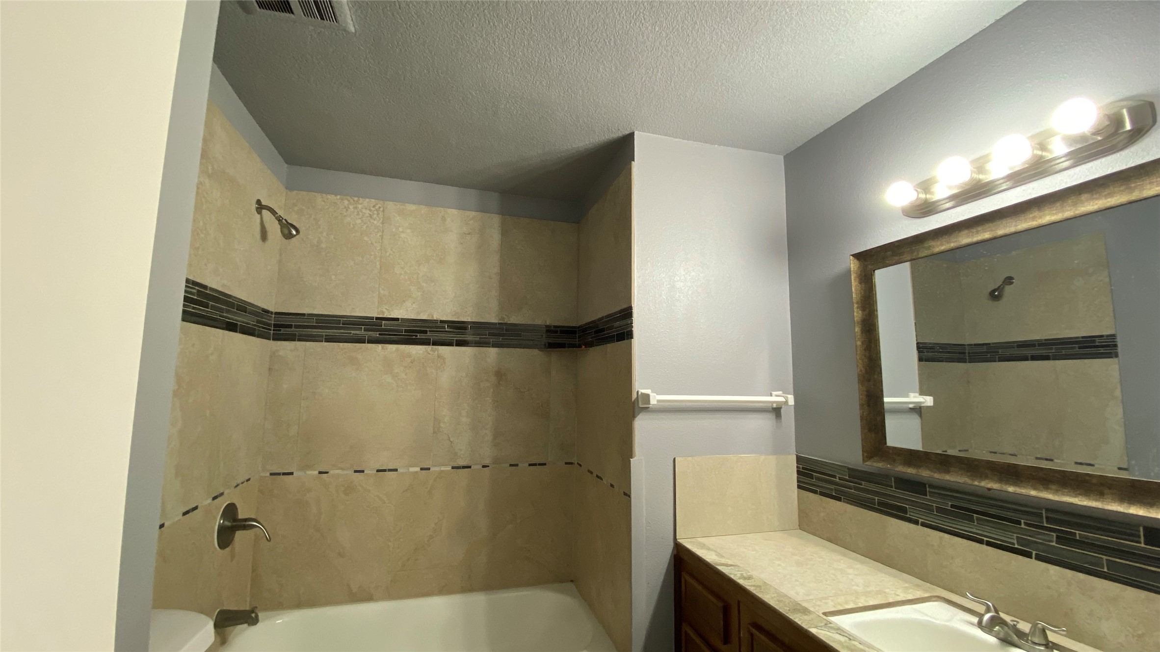 11910 Hunkler Drive Property Photo 8
