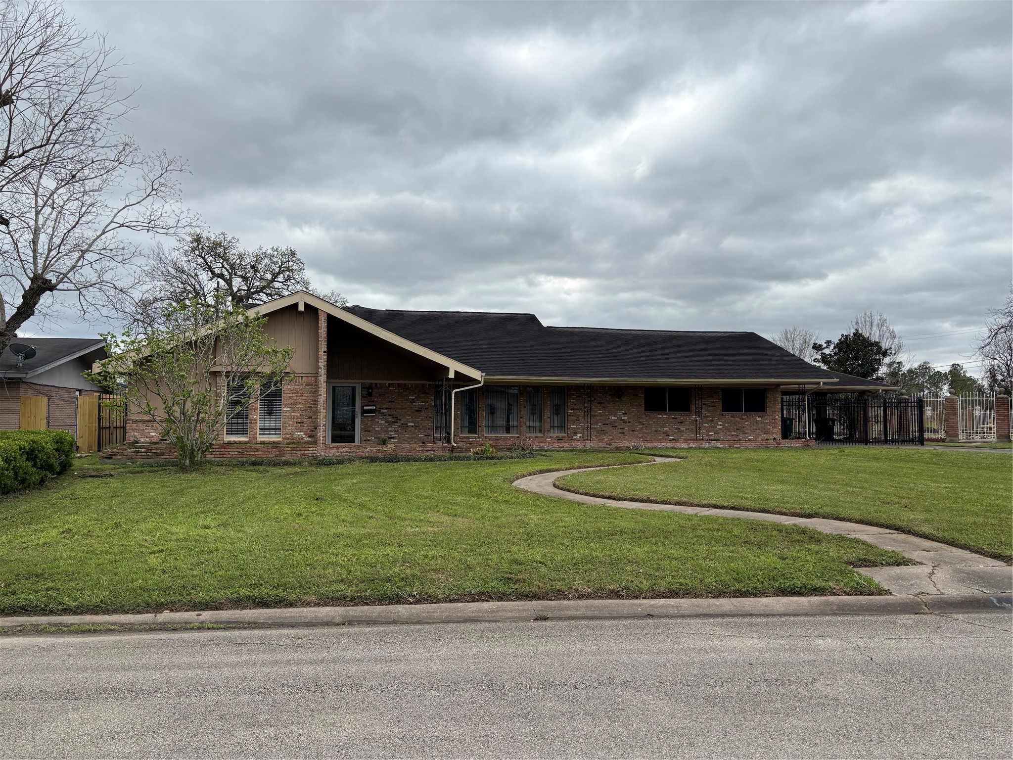 6608 Southbrook Drive Property Photo