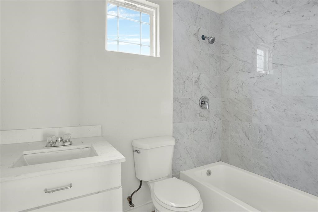 410 Bolden Street Street Property Photo 10